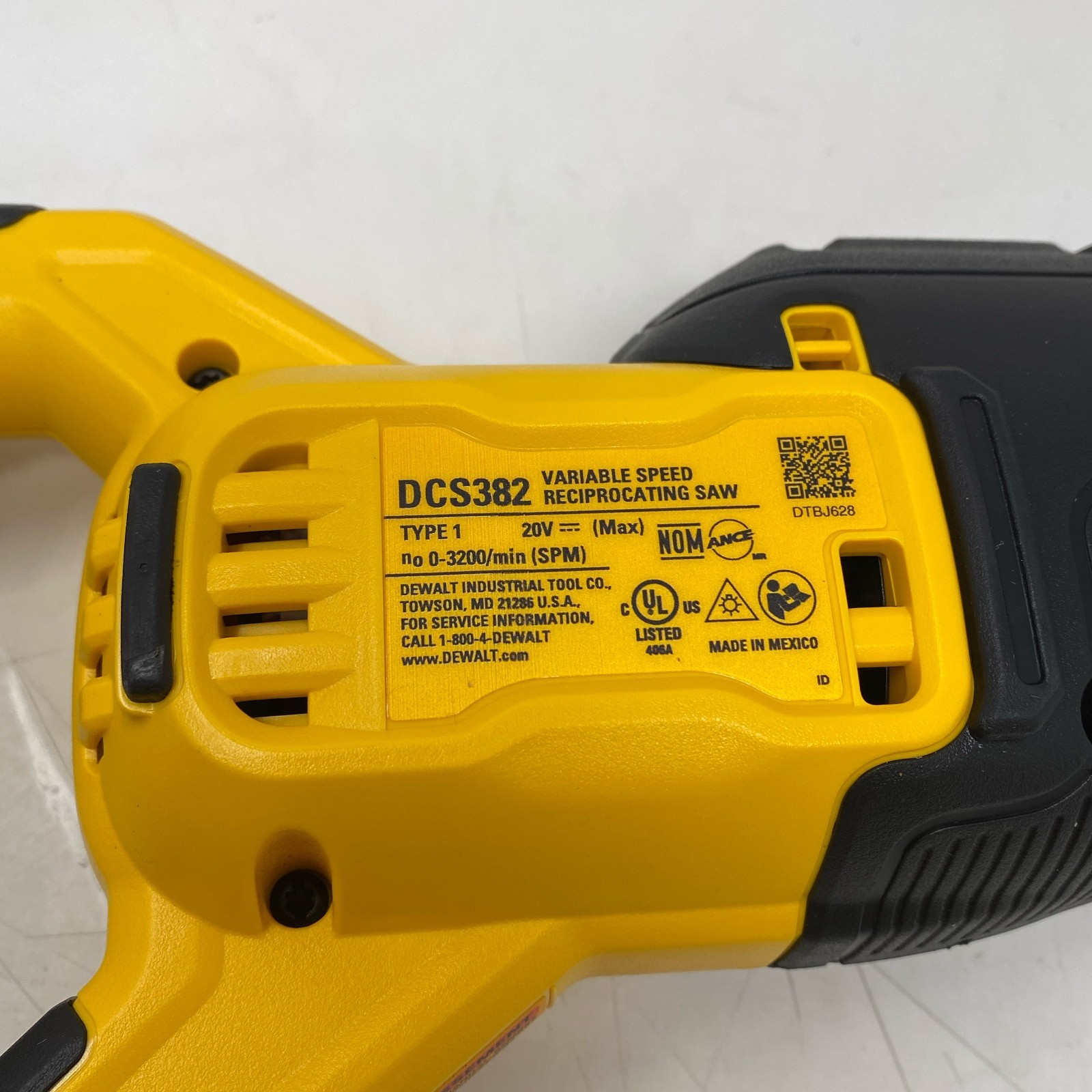 DEWALT 20V MAX XR Brushless Reciprocating Saw DCS382B Yellow/Black
