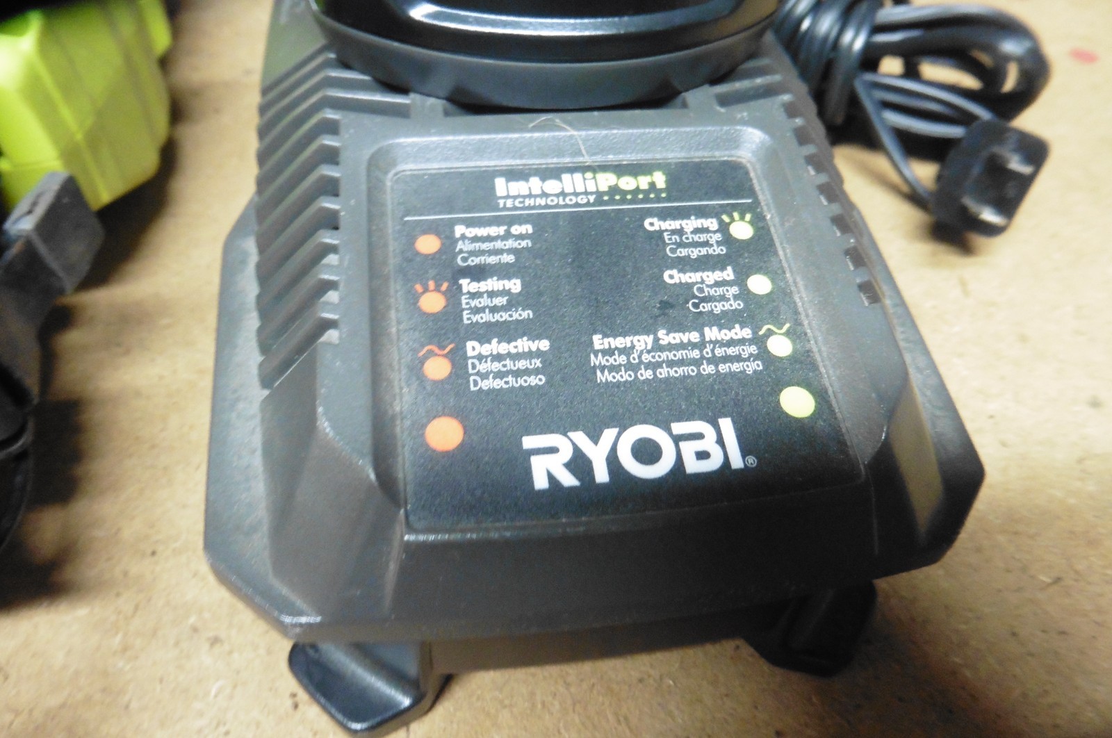 Ryobi P320 18V Cordless 18 Gauge Brad Nailer Kit w/Battery & Charger 4AH P197
