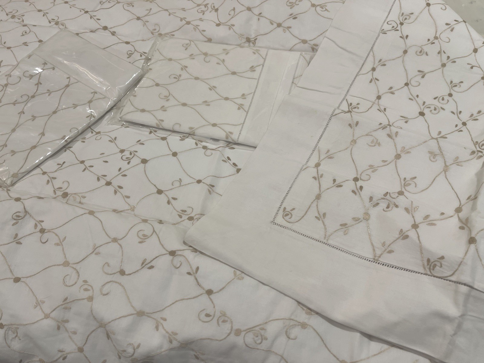 NWT Vietnam 3pc Full Duvet Set 100% Cotton White Embroidery 78”x78”
