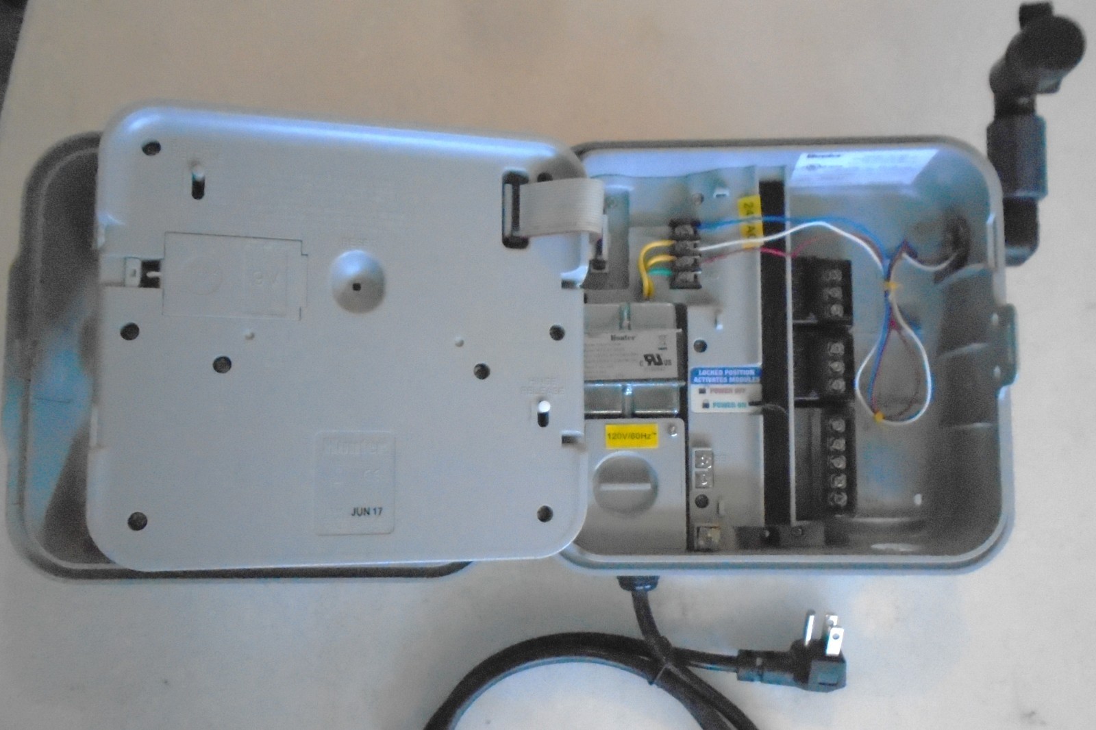 Hunter Pro C 400 Residential & Light Commercial Irrigation Controller 9 Stations