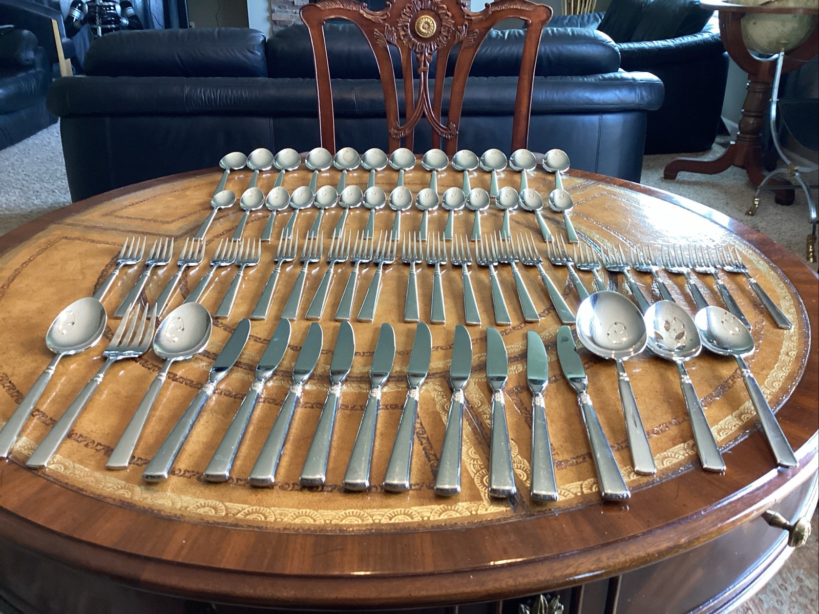 Scarce 65 Piece Oneida Easton Gloss Finish Flatware (See Description) Fantastic