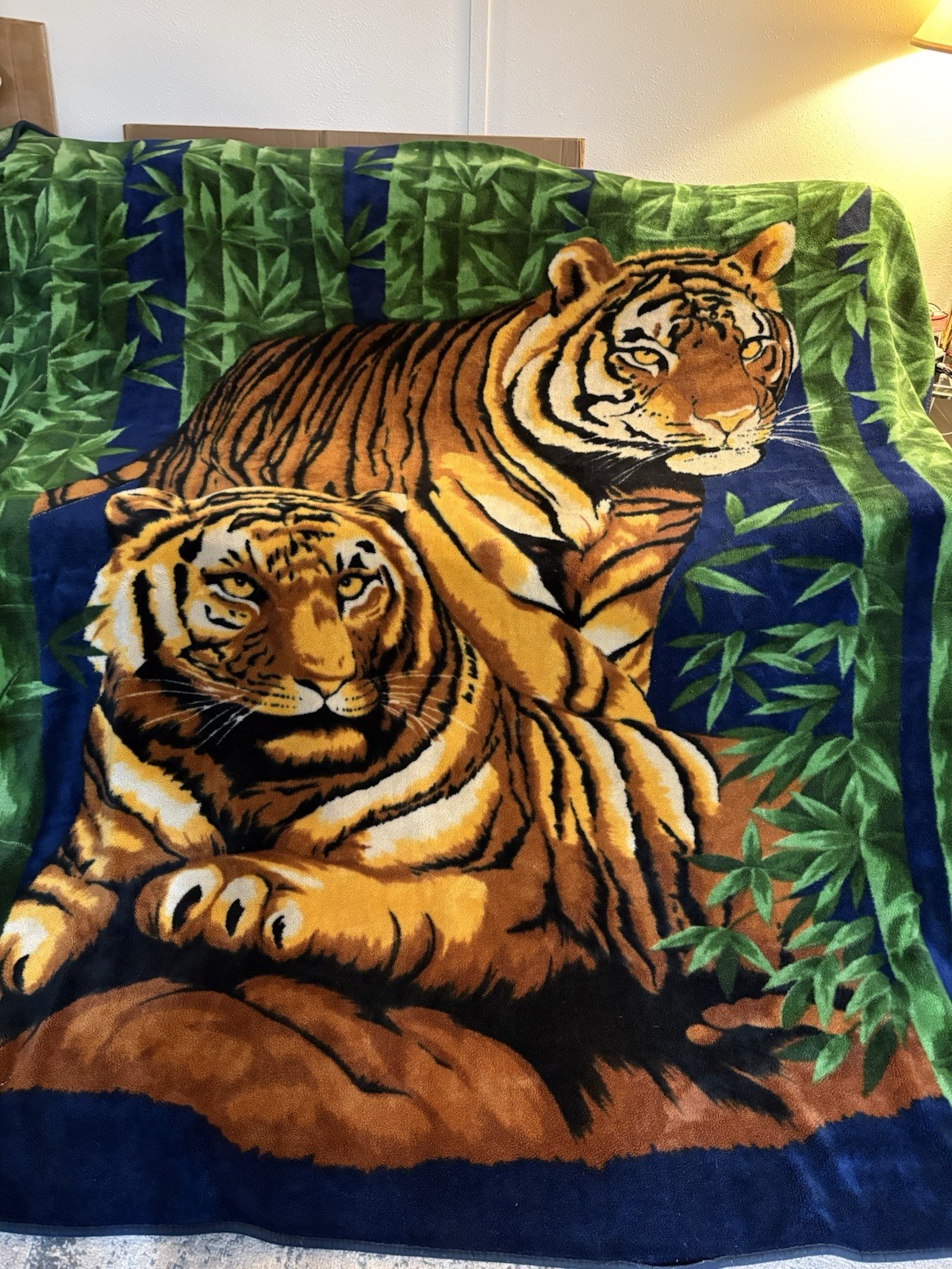 Resting Tigers Korean Mink Blanket Heavy (8.11 Lbs) Fleece 90” X 86” Soft