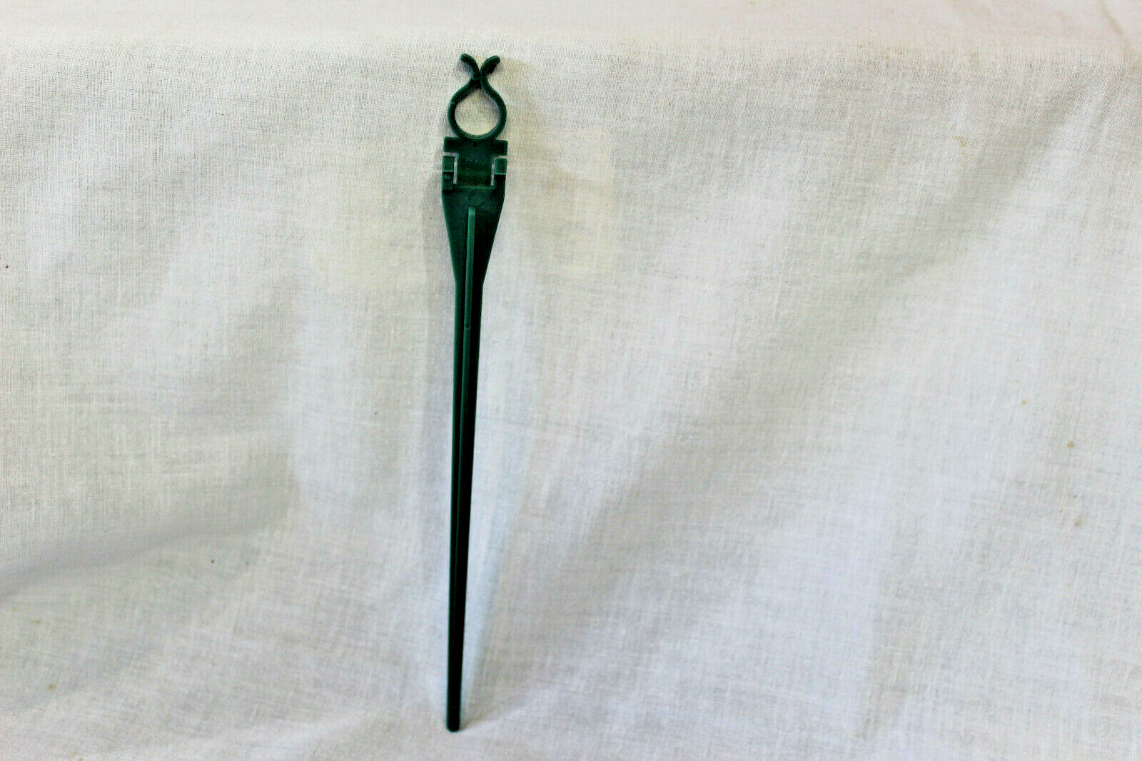 25 Count 7.5in.Universal Light Stakes NIB