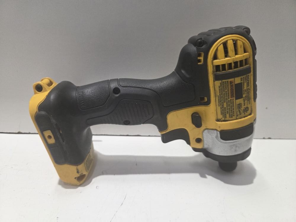 DEWALT DCF885 – 20V MAX* 1/4″ IMPACT DRIVER (P22019226)