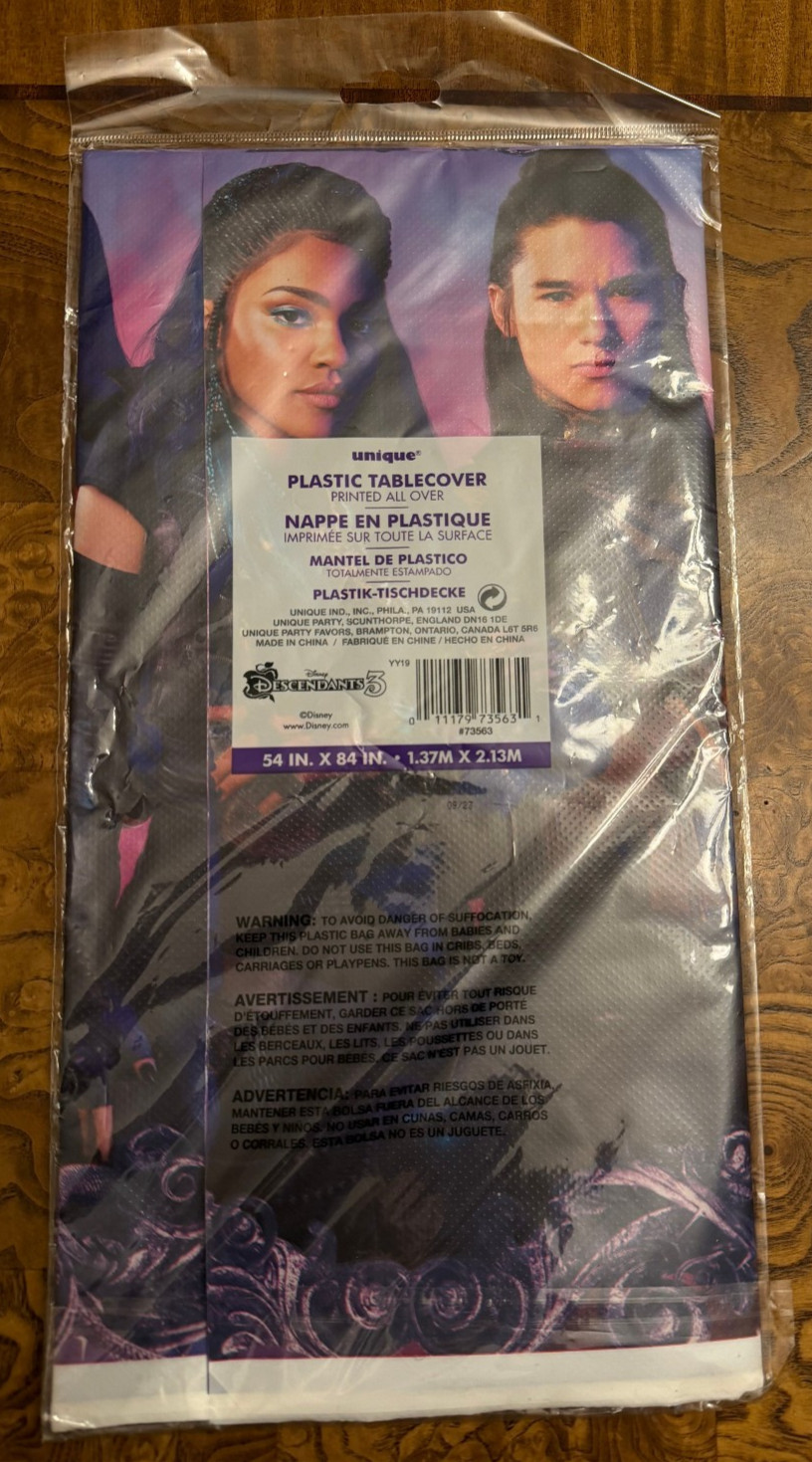 Disney Descendants 3 Rectangular Plastic Tablecover – 1 Pc – one size