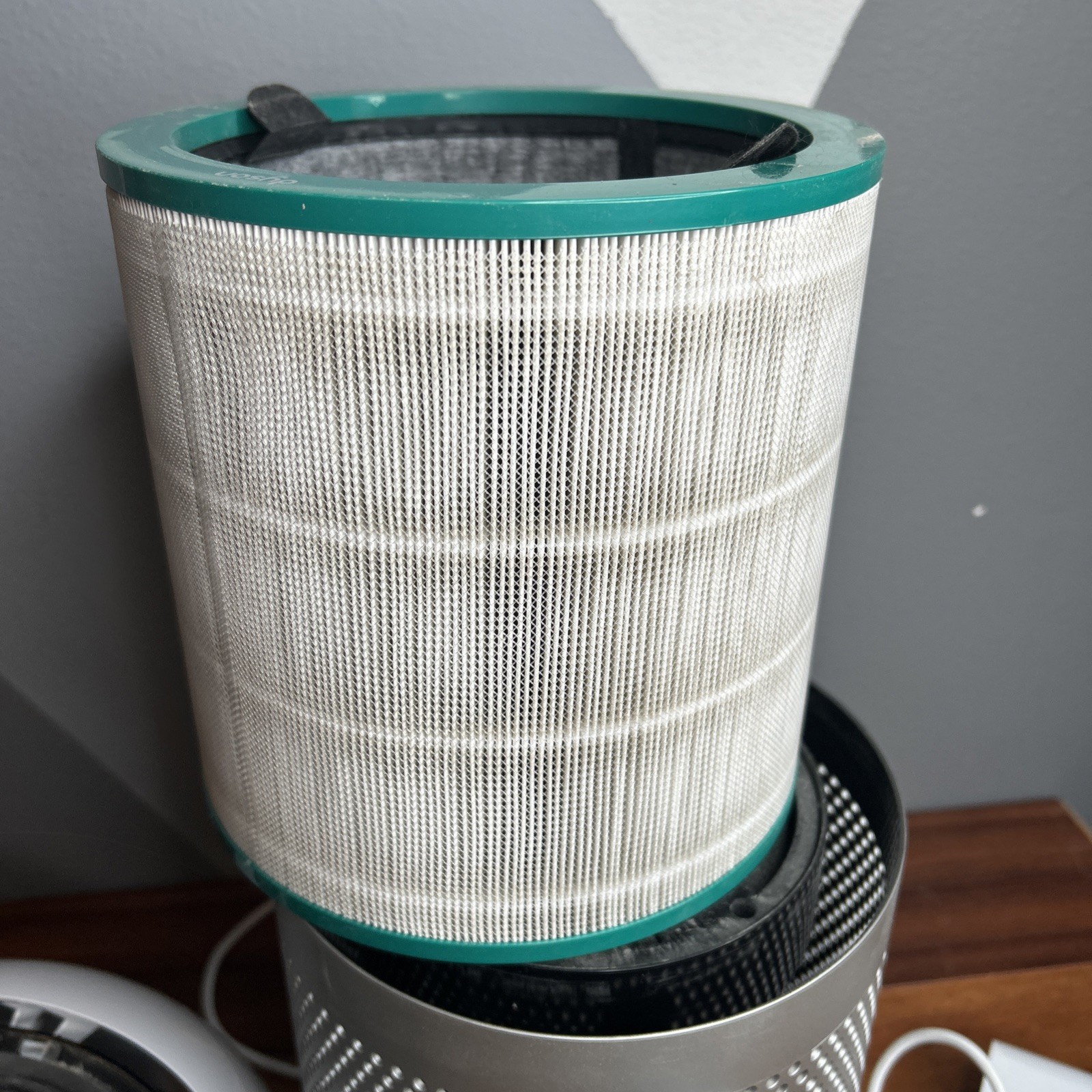 Dyson Pure Cool Me BP01 Personal Air Purifier Fan with remote