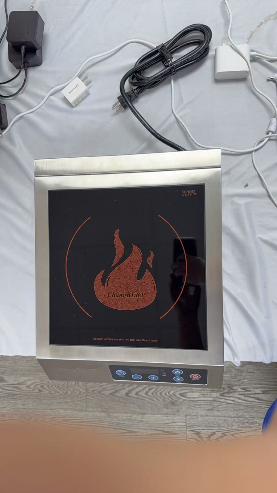 ChangBERT Commercial Induction Cooktop 1800W Portable Countertop ETL NSF 102714A