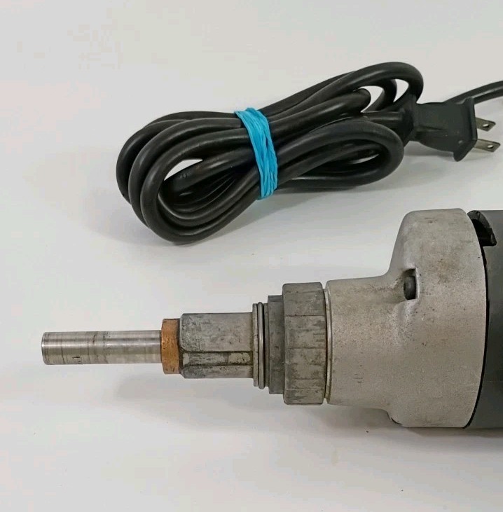 Black & Decker 2037 VSR Drywall Scrugun Screw Gun 4000 RPM WORKING – SEE VIDEO