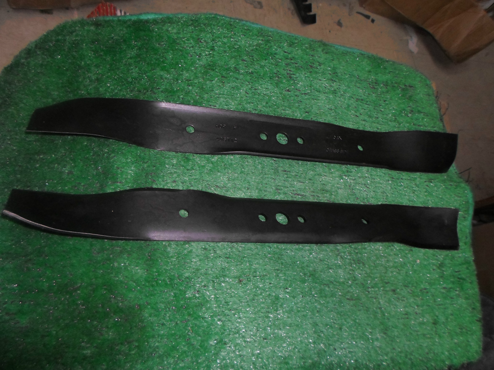 2 BLADES PRICE OF ONE HUSQVARNA OEM 21″ MOWER BLADES 532406712 594893001 406712