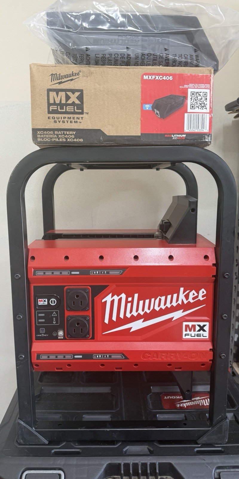 Milwaukee MX FUEL Carry-On 3600W/1800W Power Supply -For More In Description