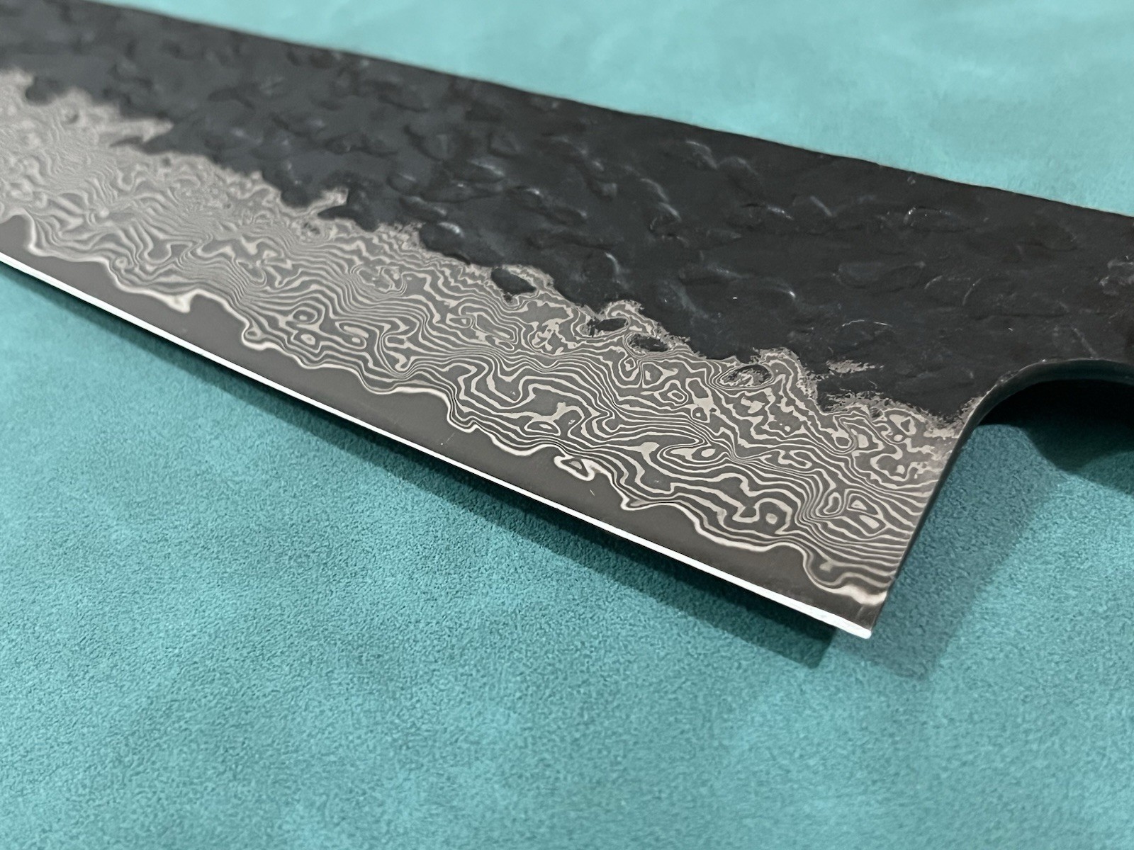 Japanese VG10 Damascus Gouty 210mm 8″ Hammered Kurouchi Chef Knife Meat Veg