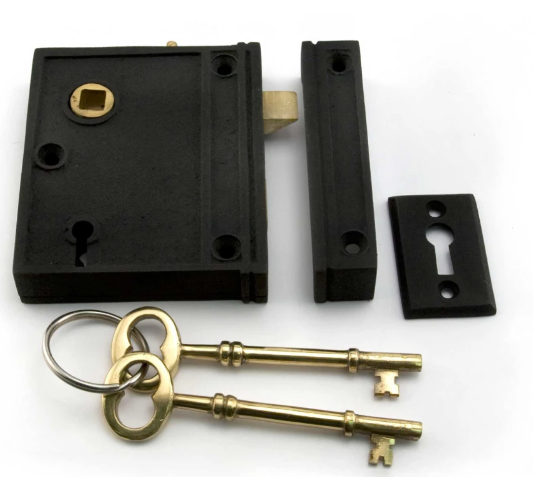 SIGNATURE HARDWARE 010013BPC & IRON RIM LOCK w/ 90000BPC KNOB SET WHITE