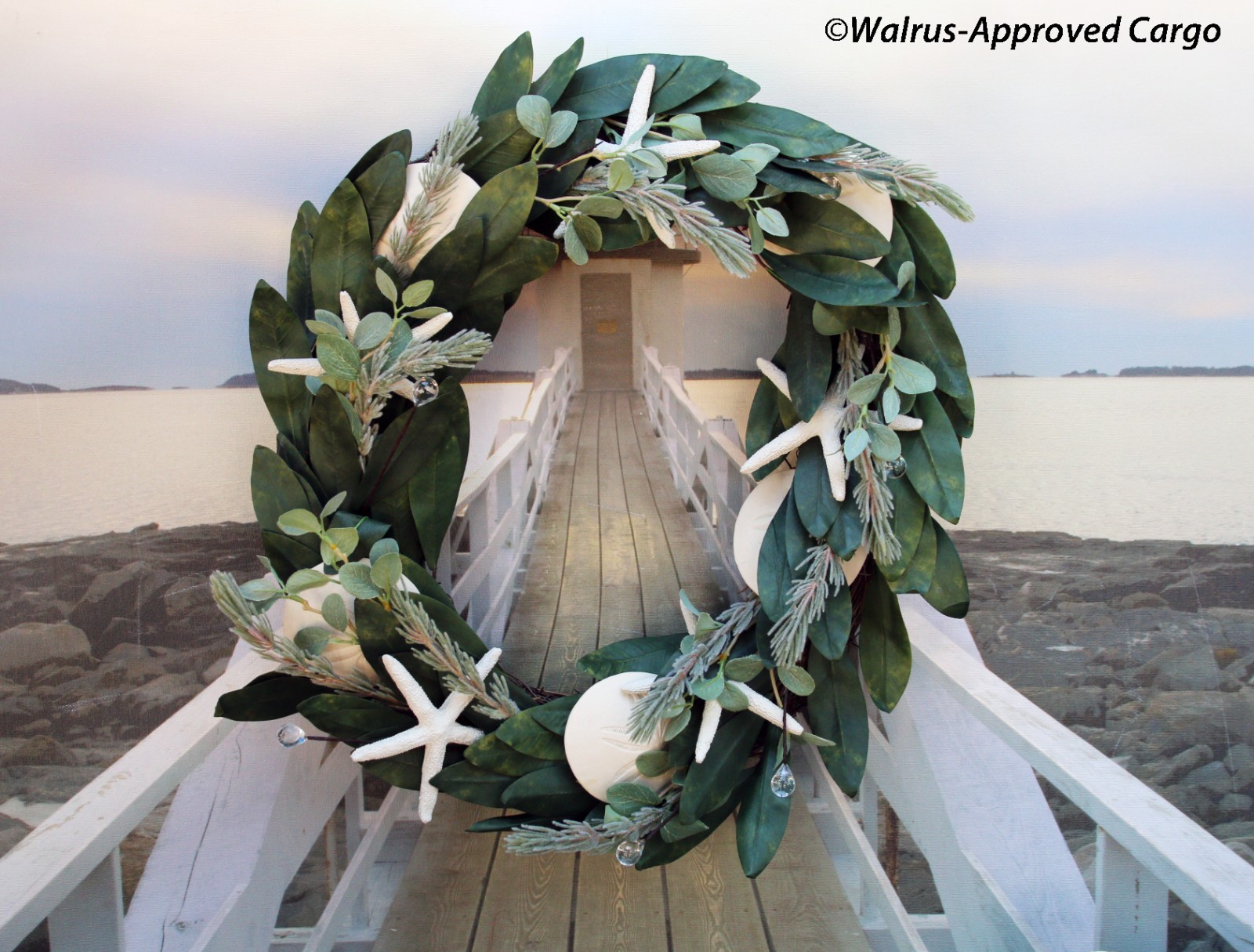 SEASHELL BEACH WREATH -NEW- GIVE ANY ROOM A DELIGHTFUL NAUTICAL TOUCH!
