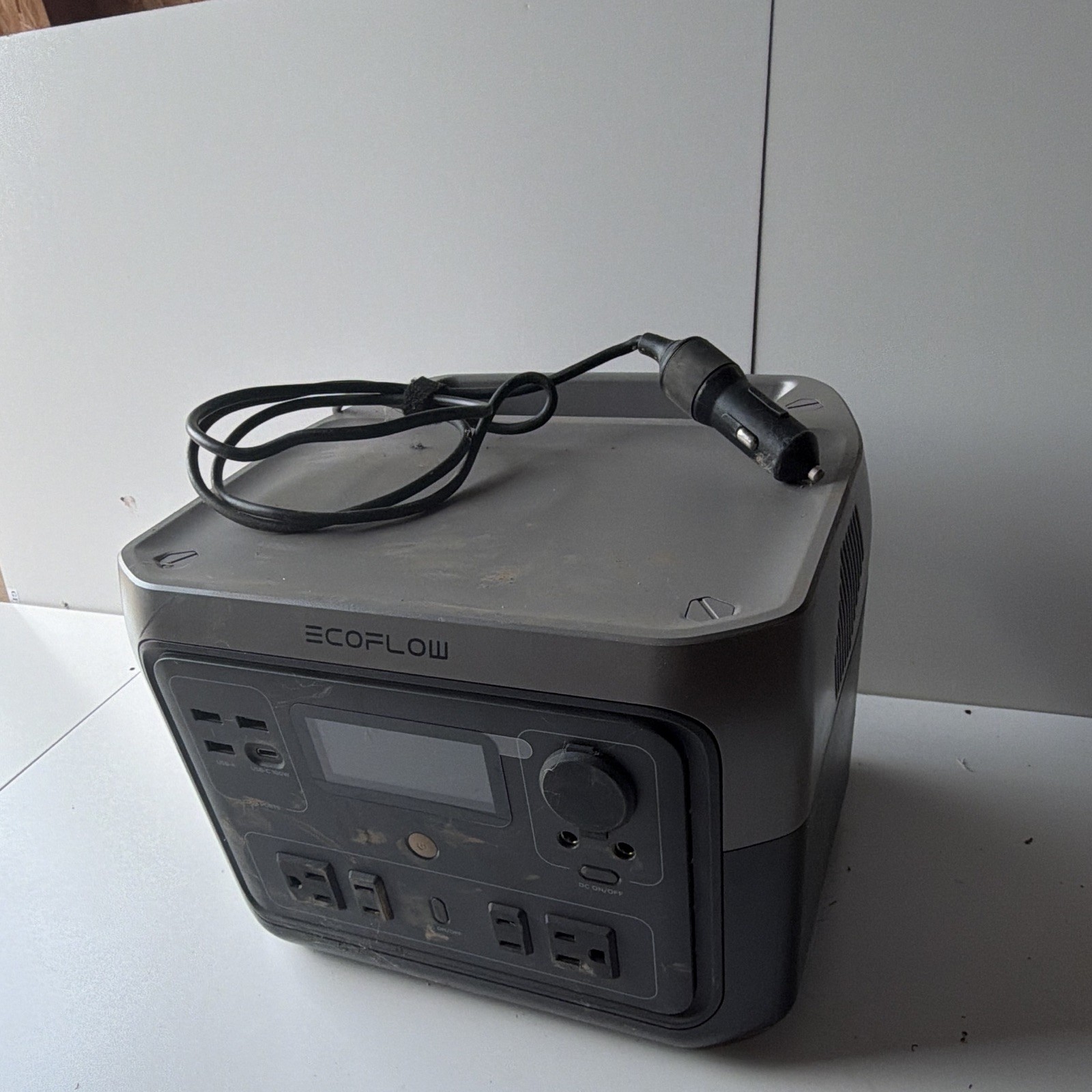 EcoFlow RIVER Portable Power Station Charger/Inverter 151-200W LCD USB Gray