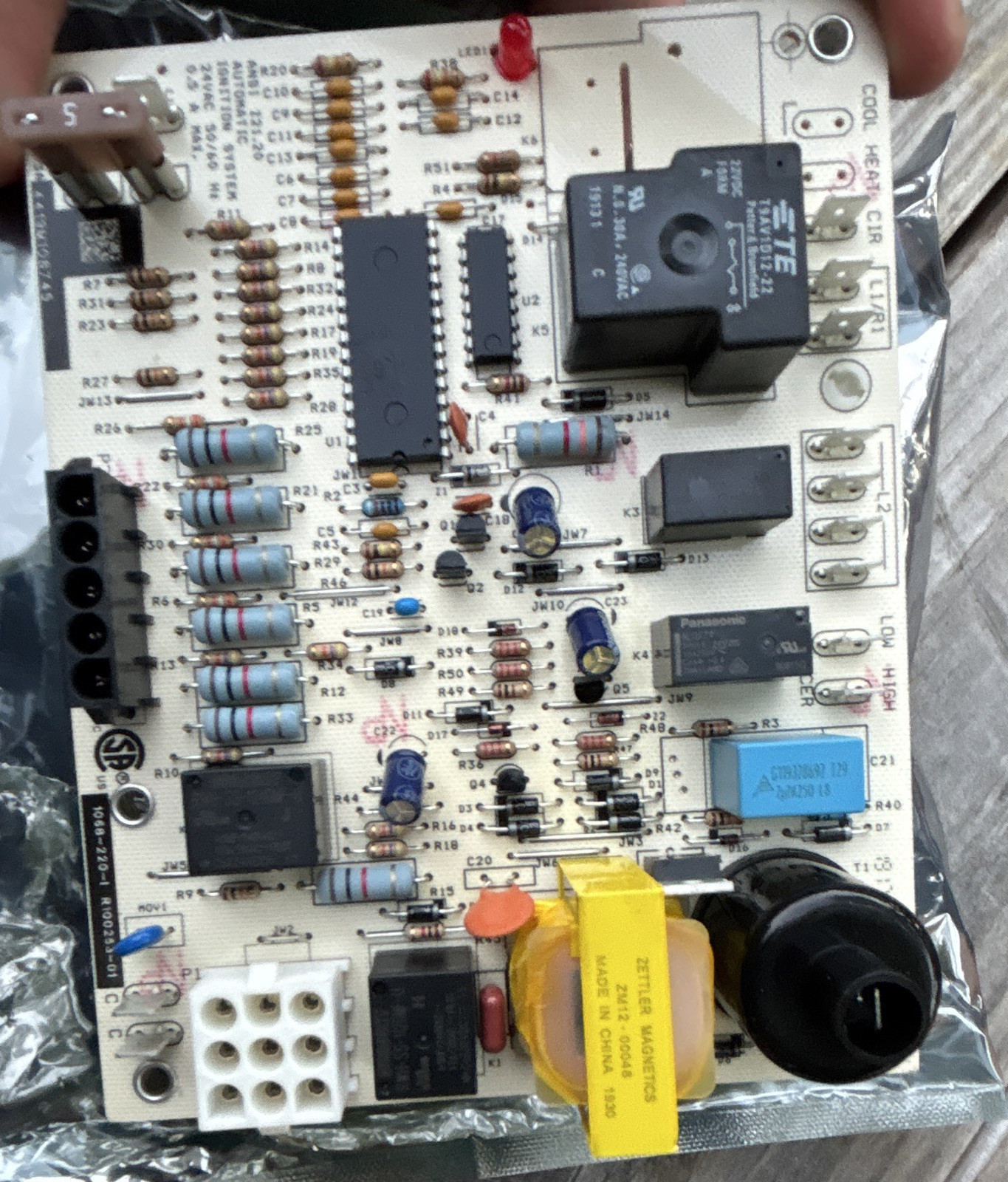 HVAC Control Board 24VAC 25A For Air Conditioner 1068-220-1 R100235-01