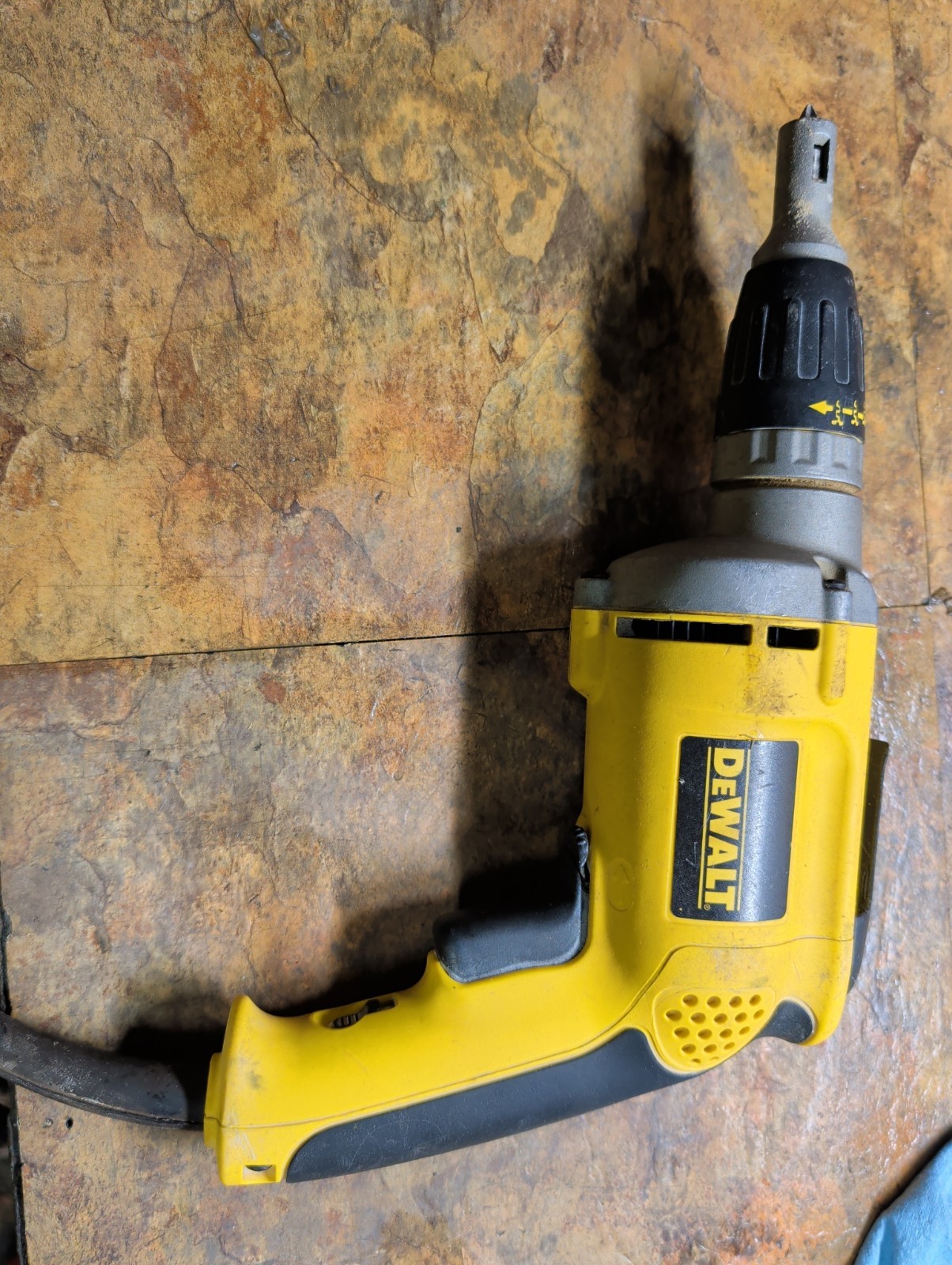 DEWALT DW272 4000RPM VSR Drywall Screwdriver – Yellow