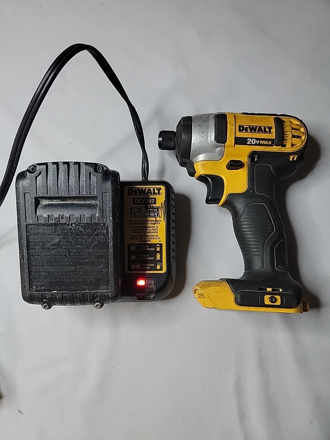 Dewalt DCF885 20V Cordless 1/4″ Impact Driver 20 Volt With Battery And Charger