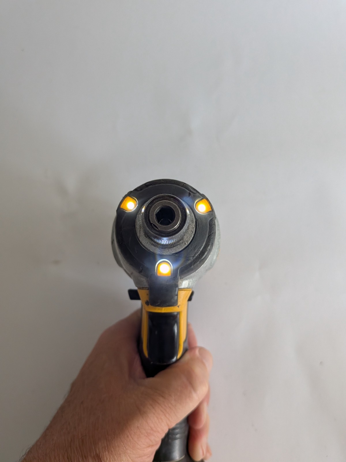 DeWALT DCF885 20V Max 1/4″ Impact Driver – Bare Tool FOR PARTS ONLY SEE VIDEO