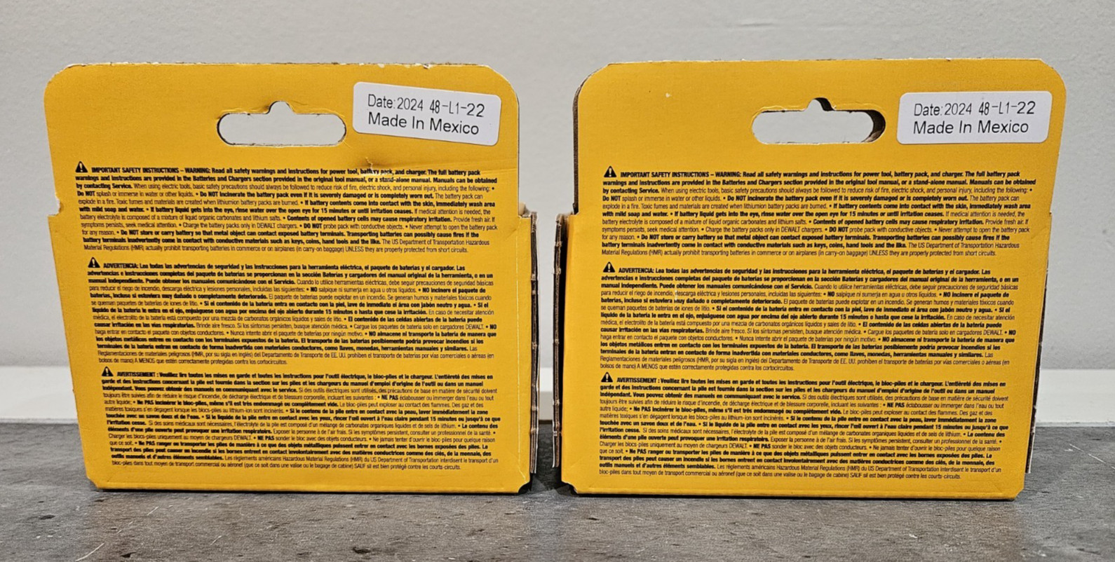 New DeWALT 20V Volt Max DCB205-2C (2 DCB205 Batteries & 1 DCB1104 Charger)