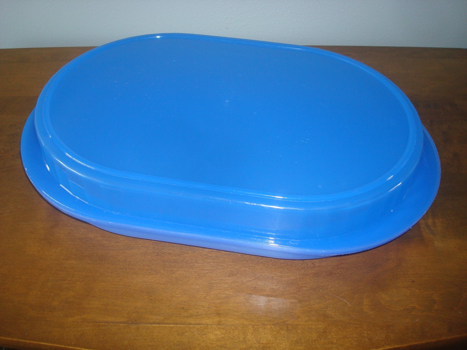 Tupperware Cornflower Blue Preludio Oval Acrylic Serving Tray #2015 & Lid #2064