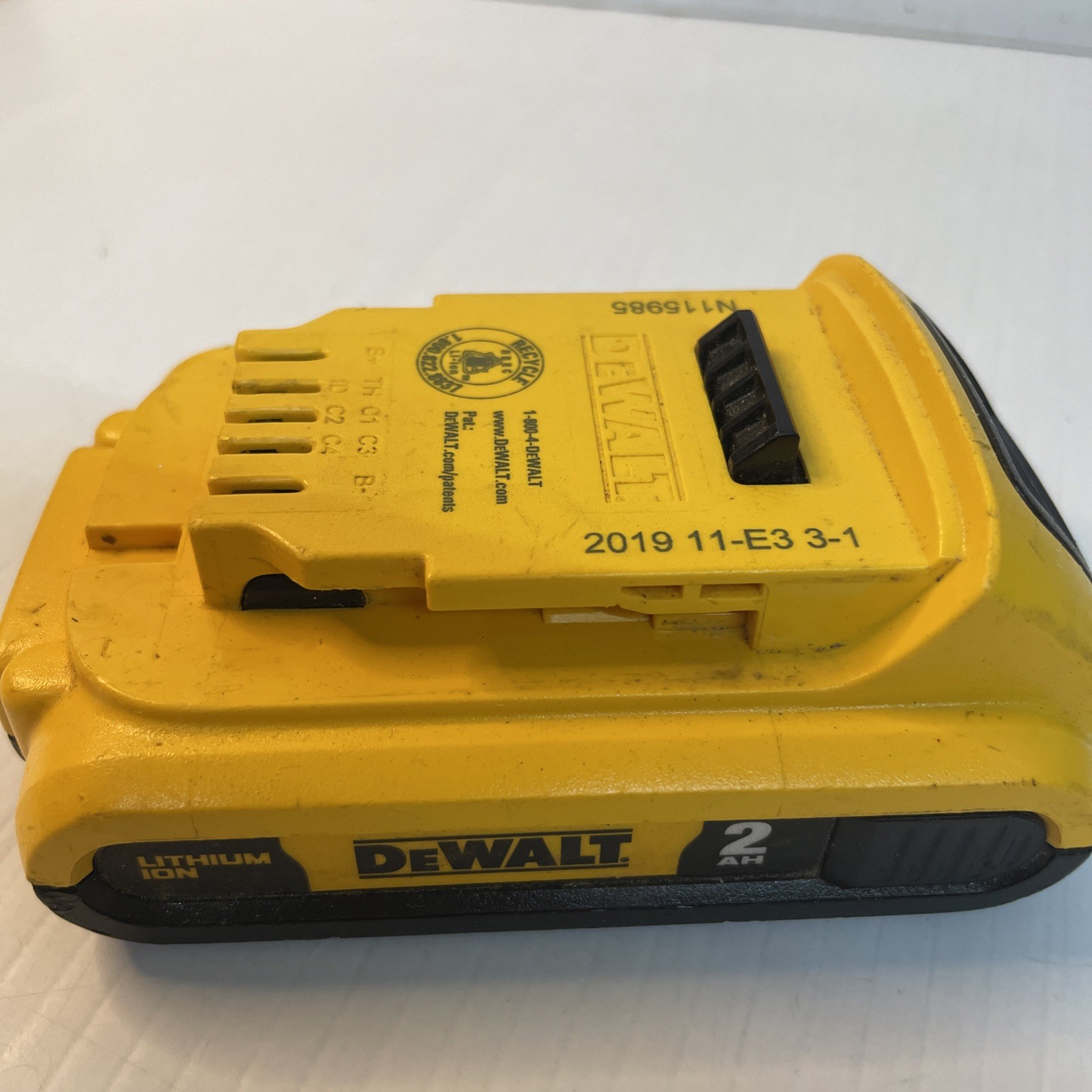 DEWALT DCB203 2AH / 20V – BATTERY – No Charger – Pre Owned