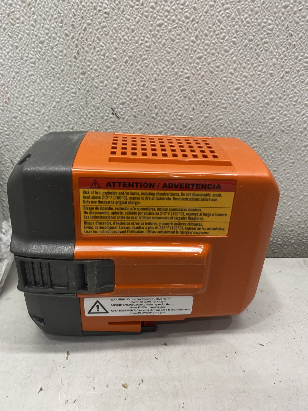 HUSQVARNA Lithium Ion Battery BLi30 7.5Ah 36V 967 93 77-02