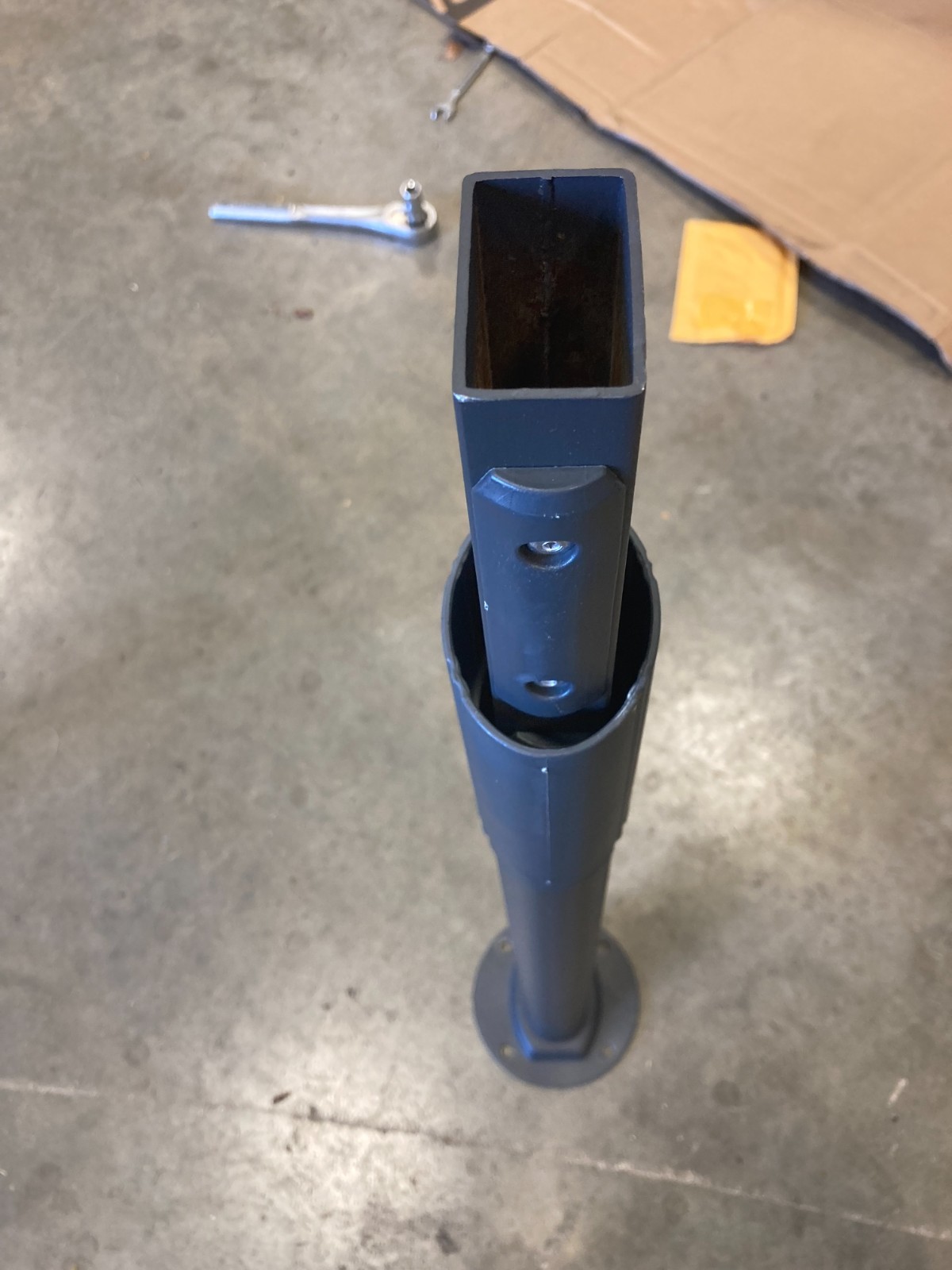 6 Cantilever Umbrella Main Base Poles ( you get 6 poles)