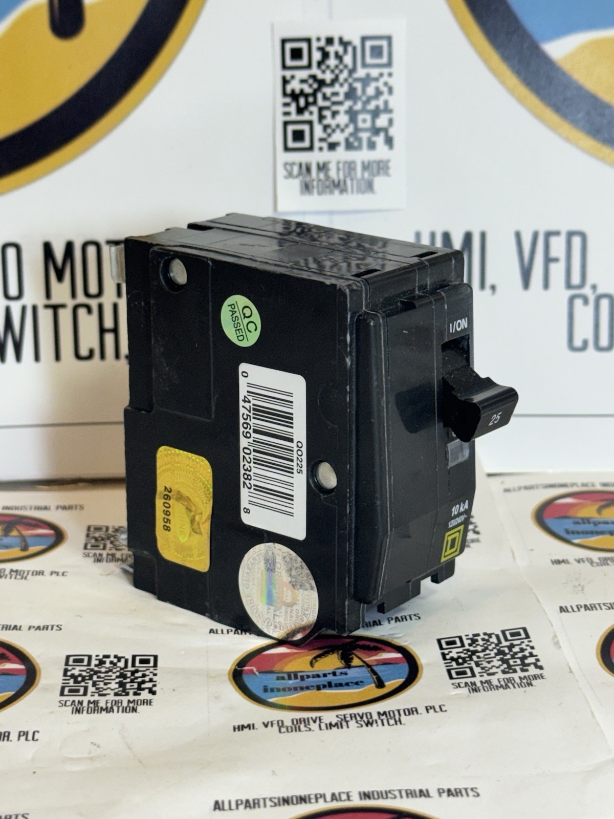 Square D 2-Pole Indoor Plug-In Circuit Breaker QO 25A 120/240V, 3.5 H x 1.48 W x