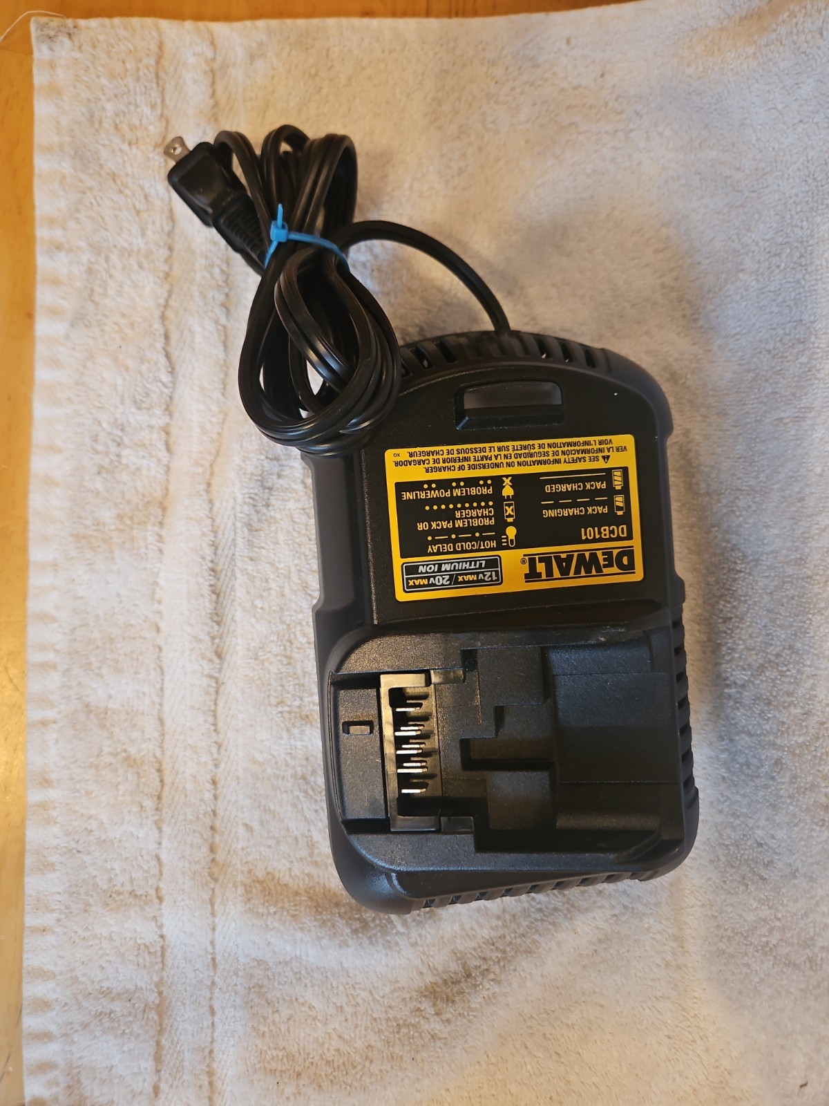 Dewalt DCB101 12V-20V Max Li-ion Fast Charger – Tested