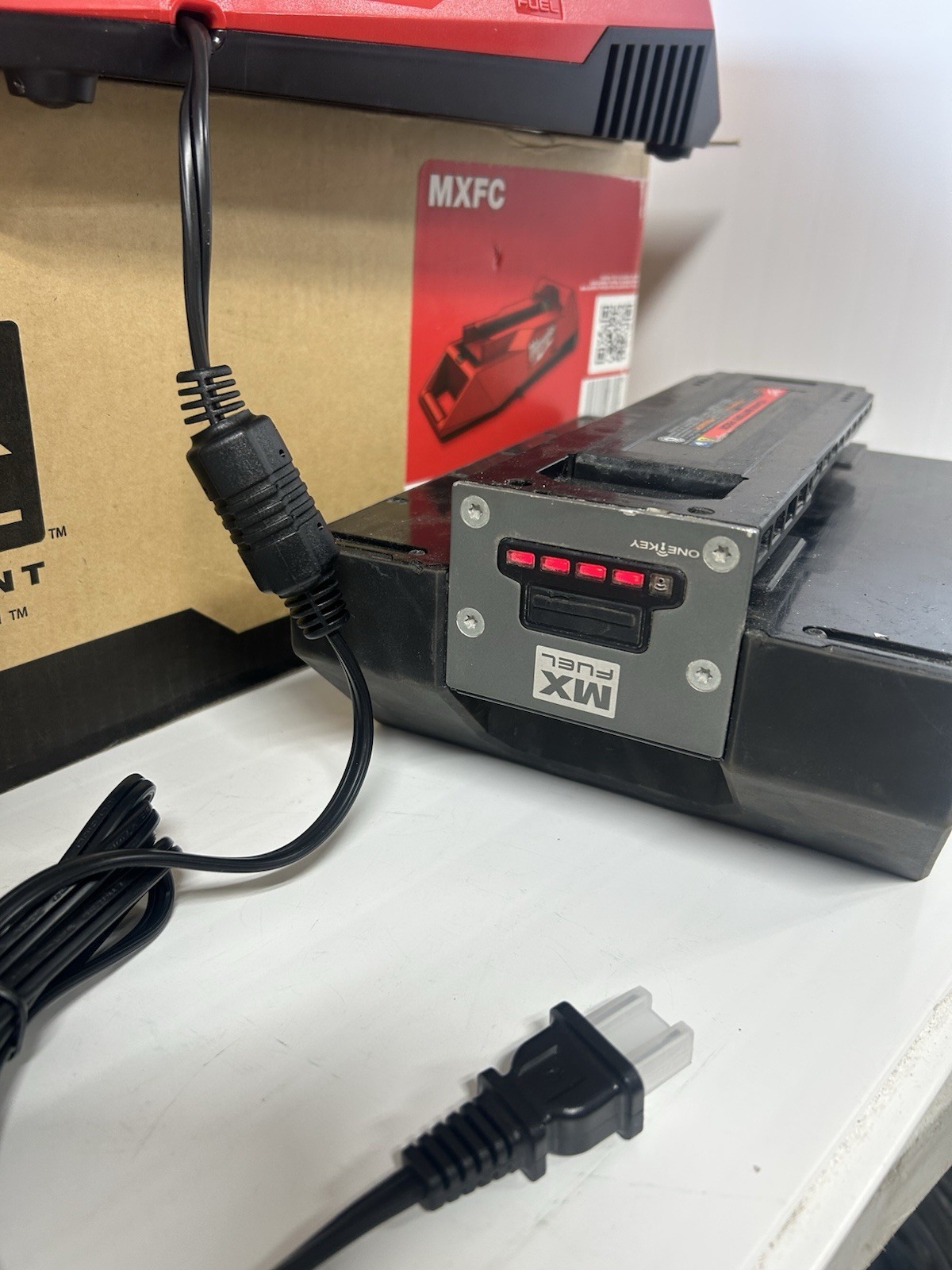 Lot Of (2x) Milwaukee MX FUEL XC406 Battery & NEW Charger MXFC