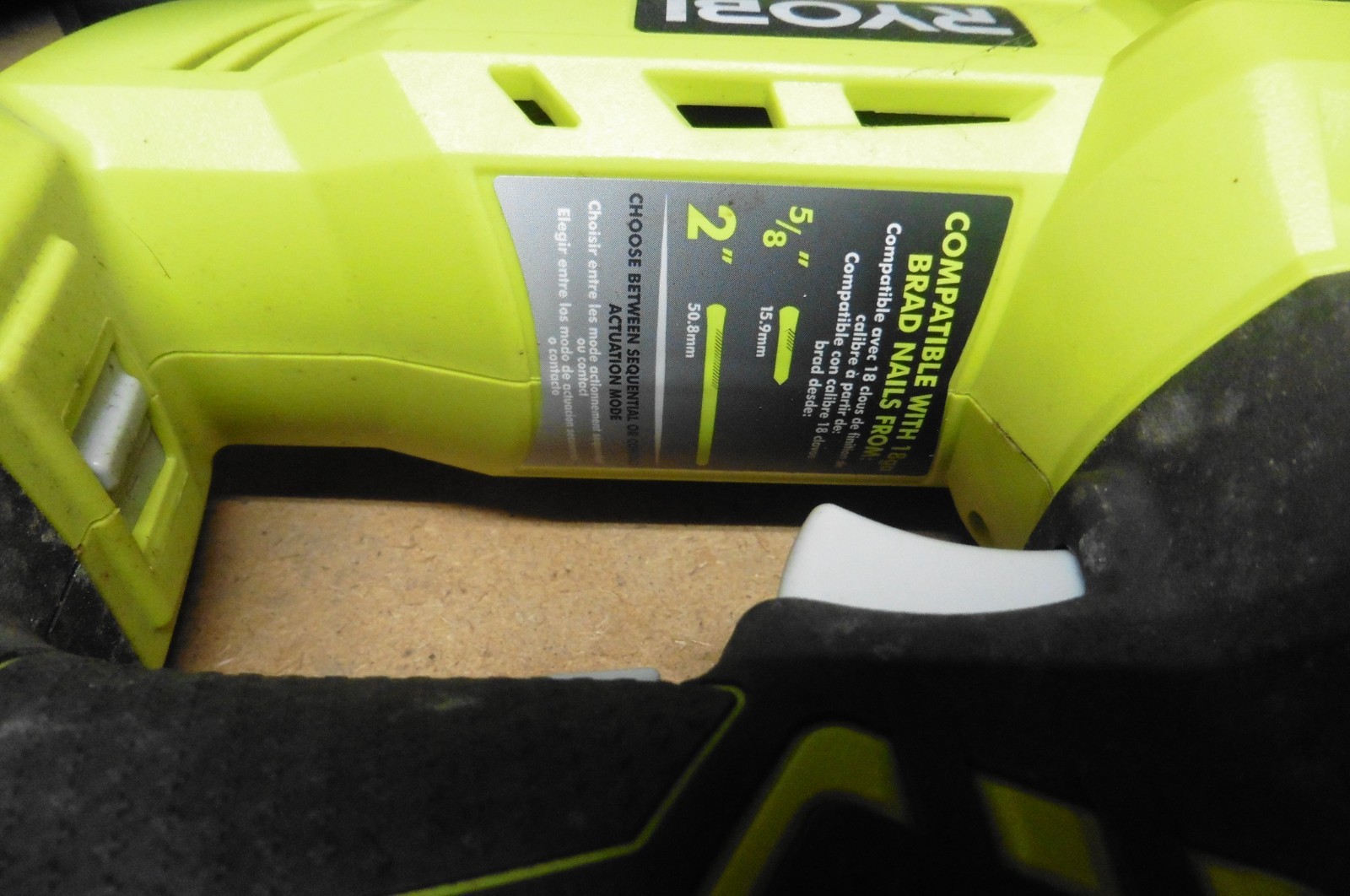 Ryobi P320 18V Cordless 18 Gauge Brad Nailer Kit w/Battery & Charger 4AH P197
