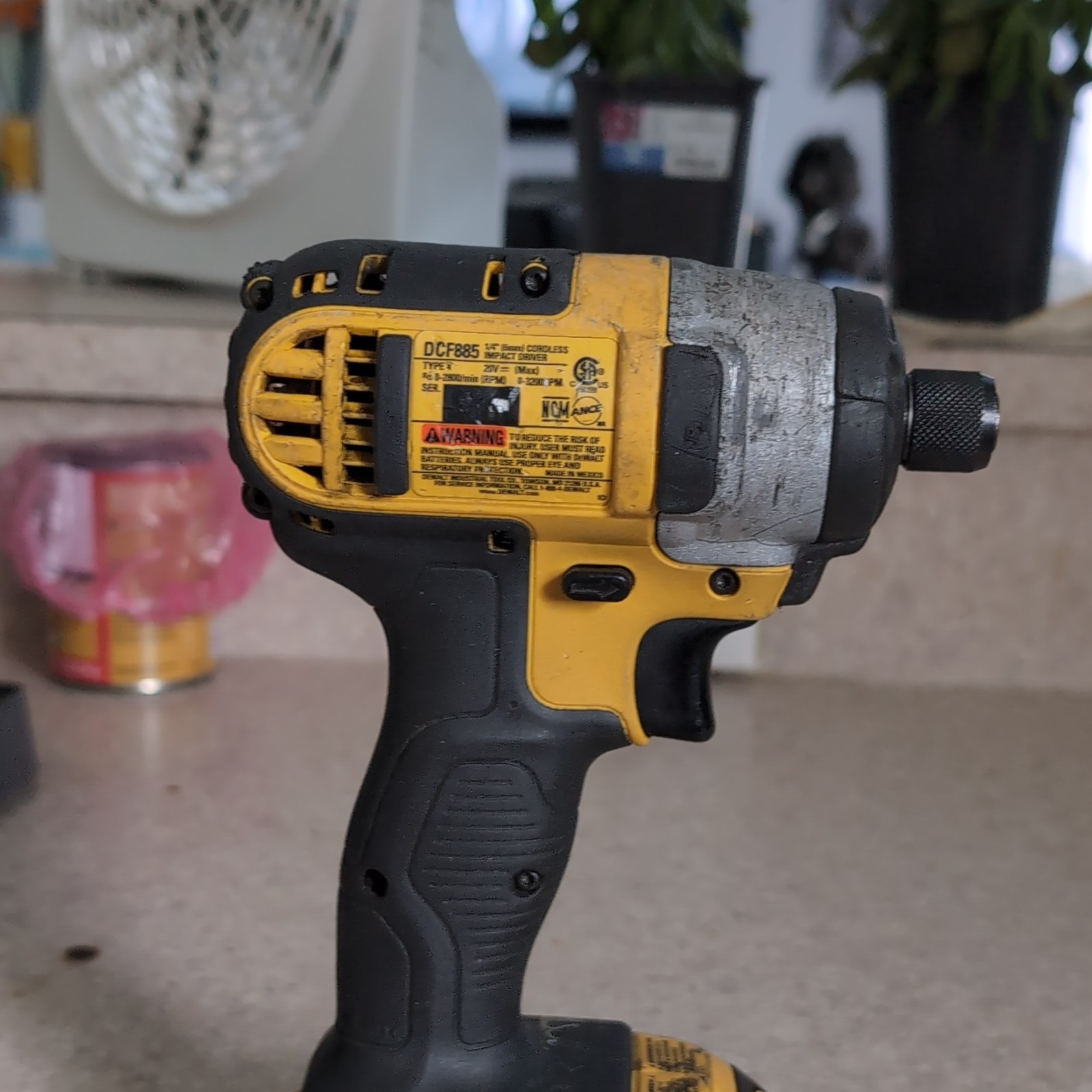 DEWALT DCF885 20V MAX 1/4 in Keyless Cordless Impact Driver LED Tool Only