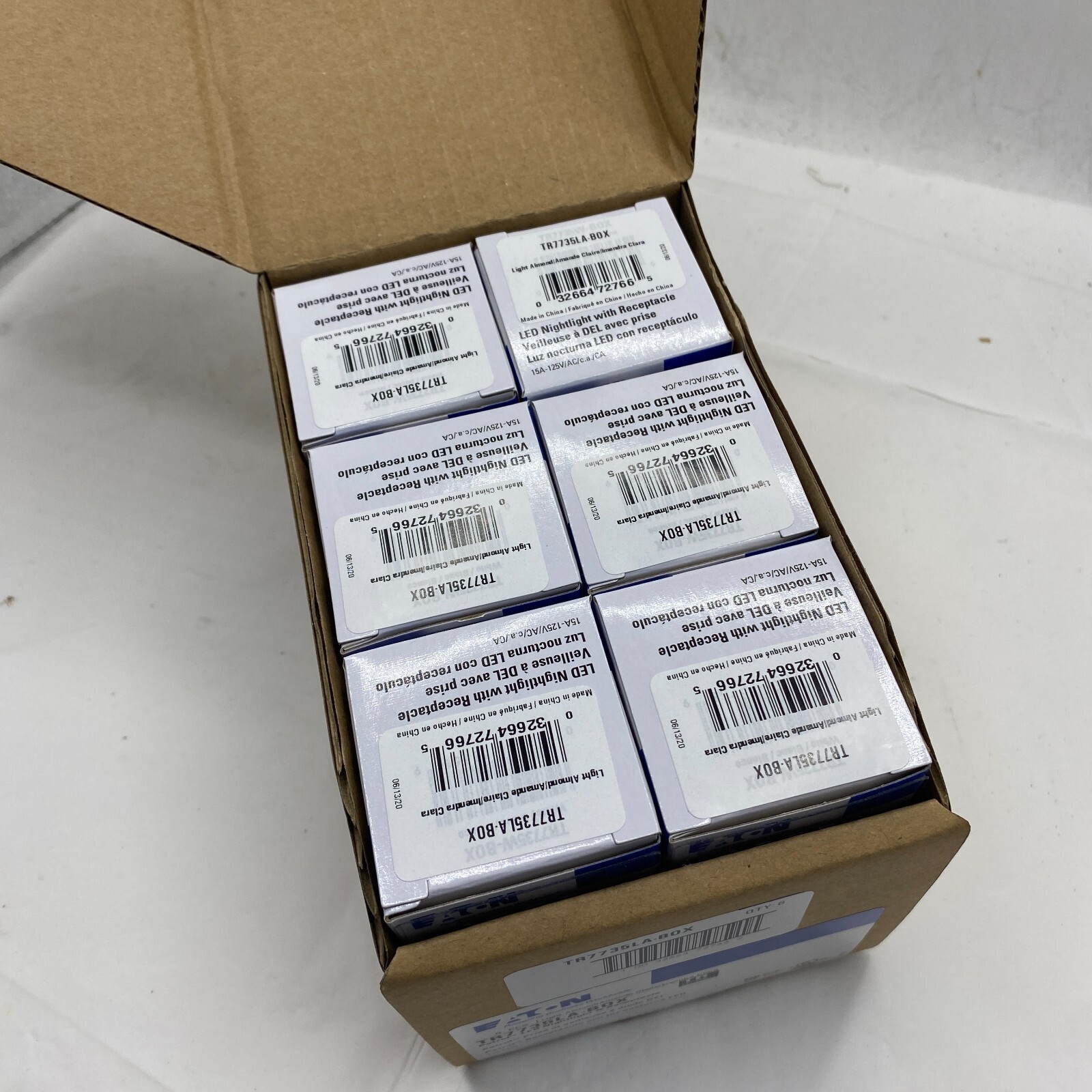 PACK OF 6 EATON TR7735LA LED NIGHTLIGHT & RECEPTACLE 15A 125V TAMPER RESISTANT🎯