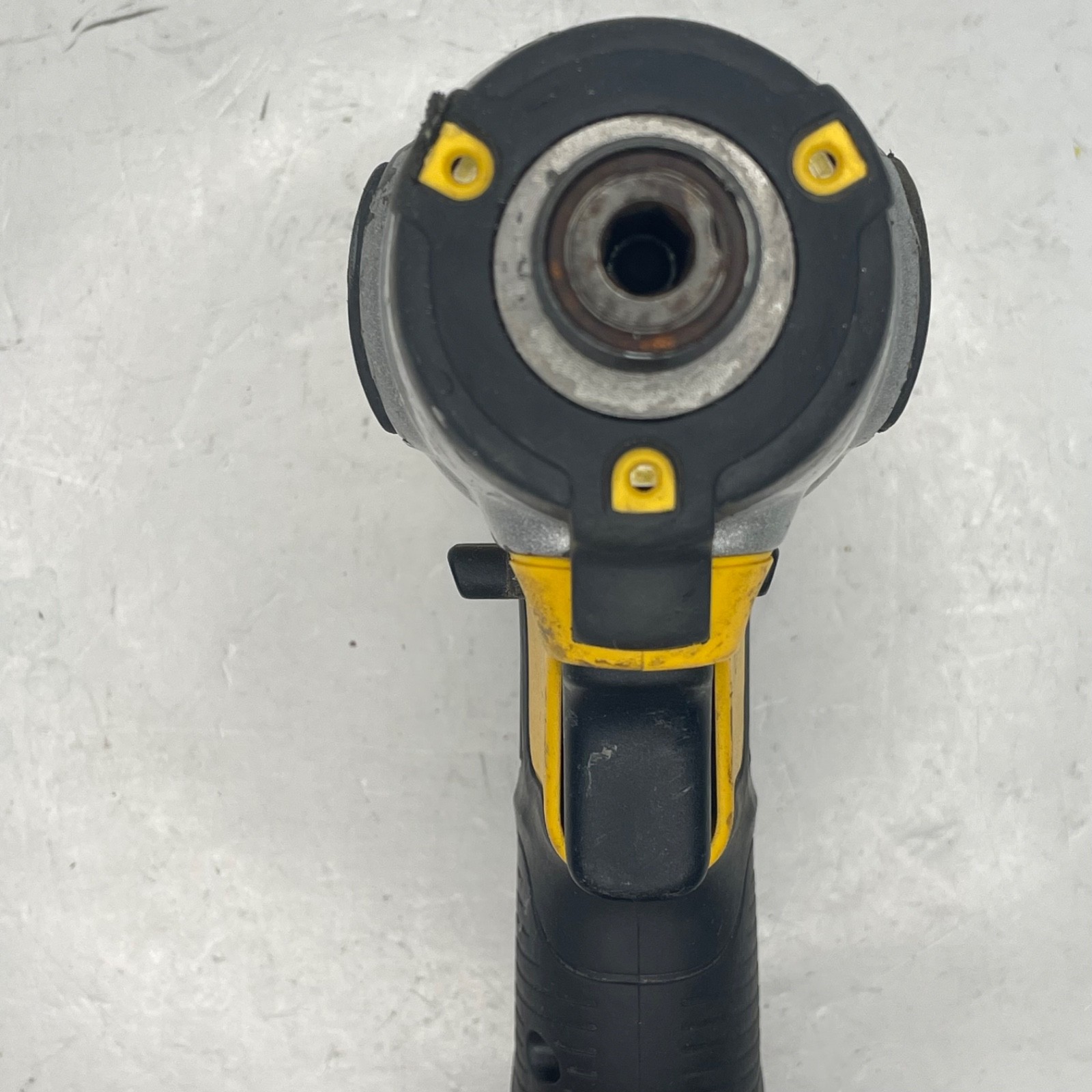 DeWalt DCF885 20V Impact Driver 1/4″ Brushed Tool Only w Belt Clip – Tested