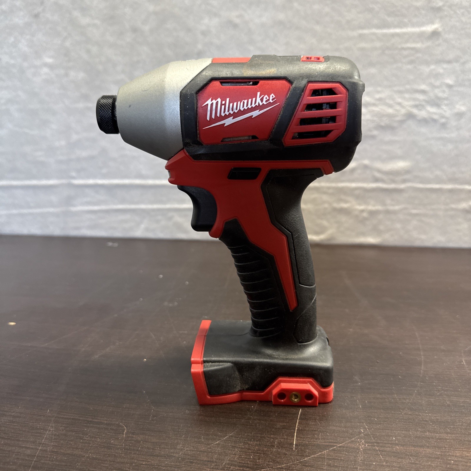 Milwaukee M18 2656-20 Impact Driver 18V Compact 1/4″ Hex Red/Black No Battery