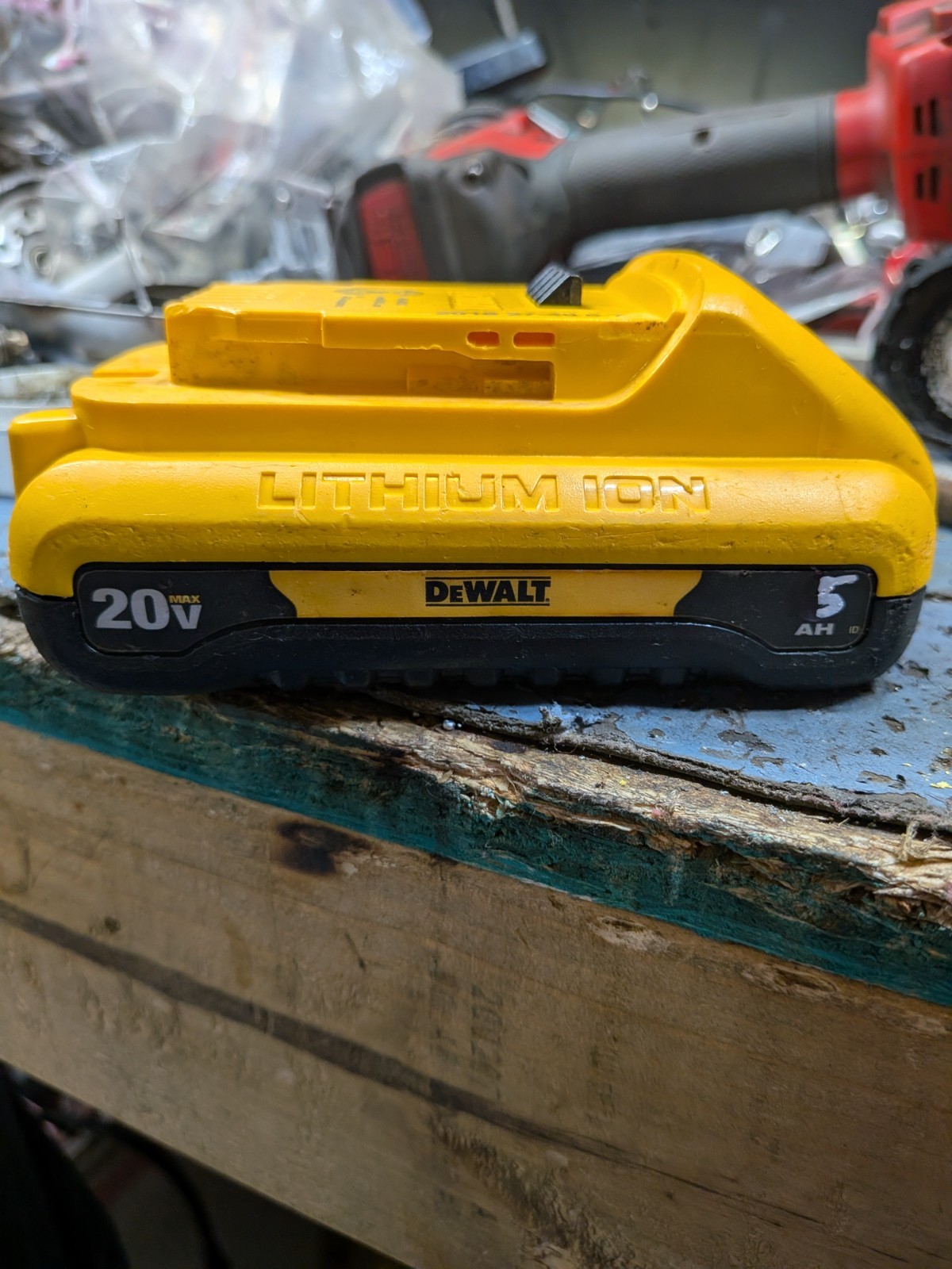 DeWalt compact DCB530 3Ah upgraded to a 5Ah 20v max compact battery pack