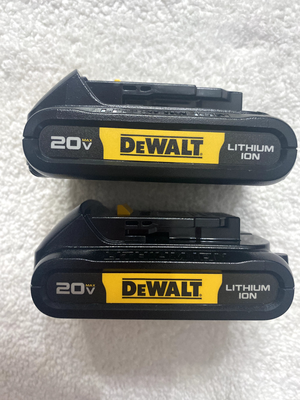 2 New Dewalt DCB201 20V Max Batteries 1.5Ah Lithium Ion Li-Ion Genuine DCB201-2