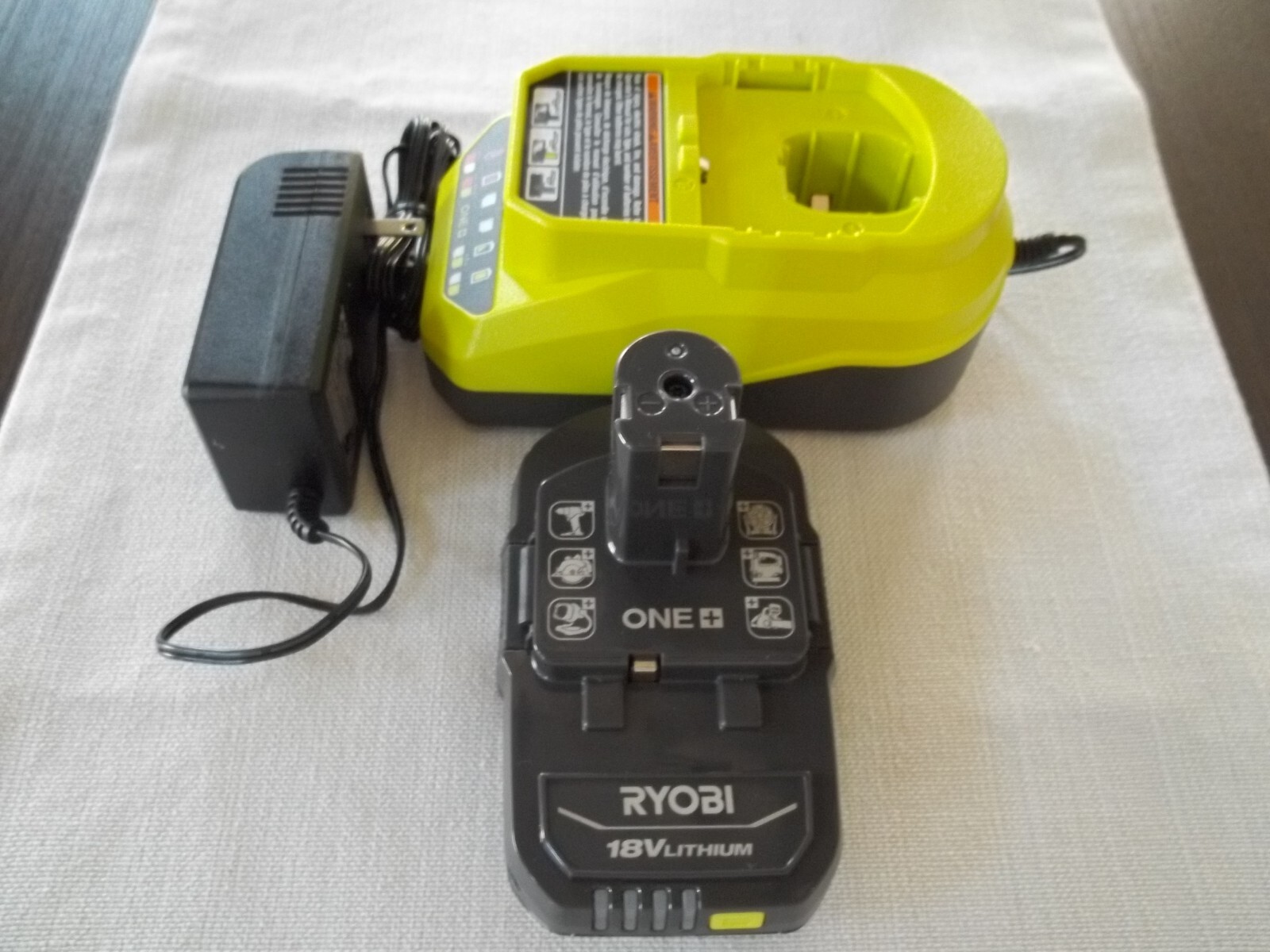 NEW Genuine RYOBI 1.5Ah Lithium Ion Battery + Charger PCG002 18Volt ONE+ Li-Ion