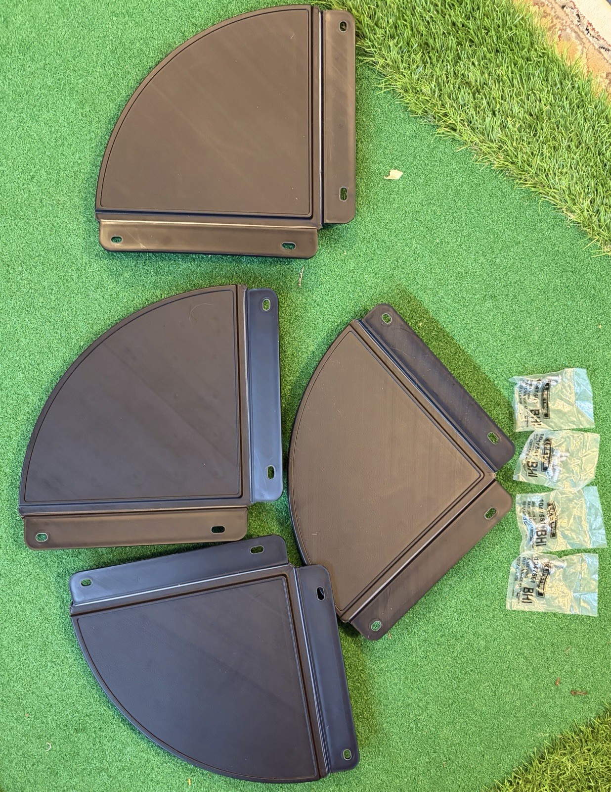 Set/Lot of 4 Lifetime 0110 Shed Corner Shelf / Shelves Kit / Kits – Unused