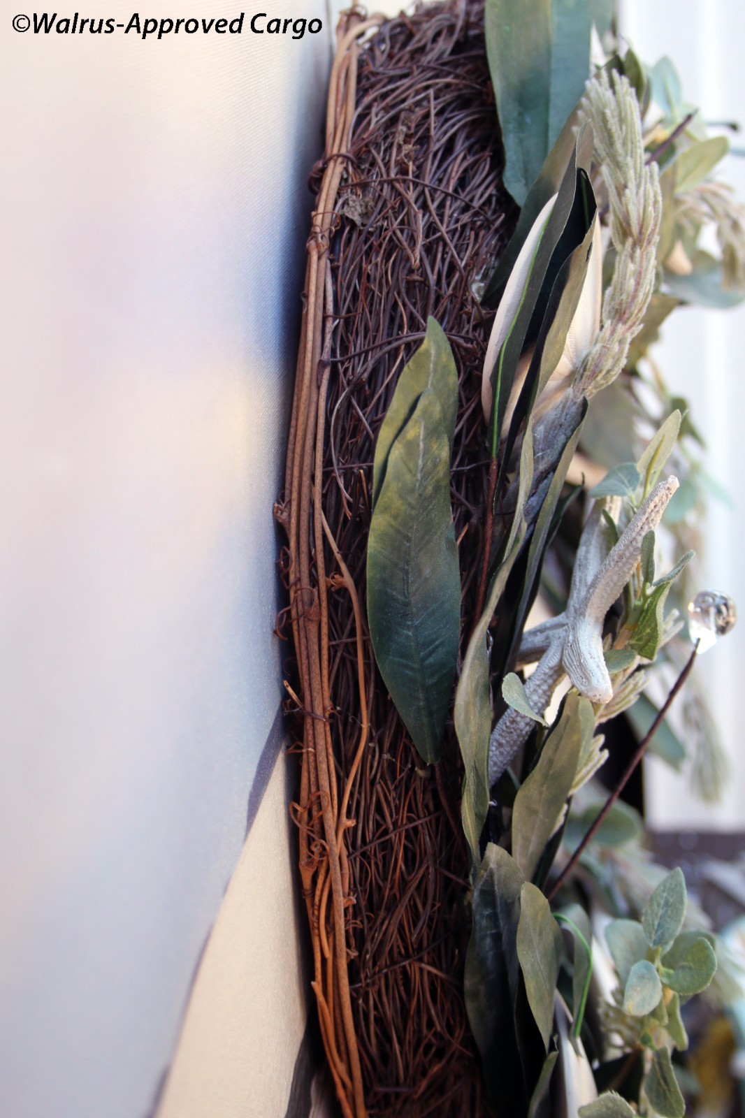 SEASHELL BEACH WREATH -NEW- GIVE ANY ROOM A DELIGHTFUL NAUTICAL TOUCH!