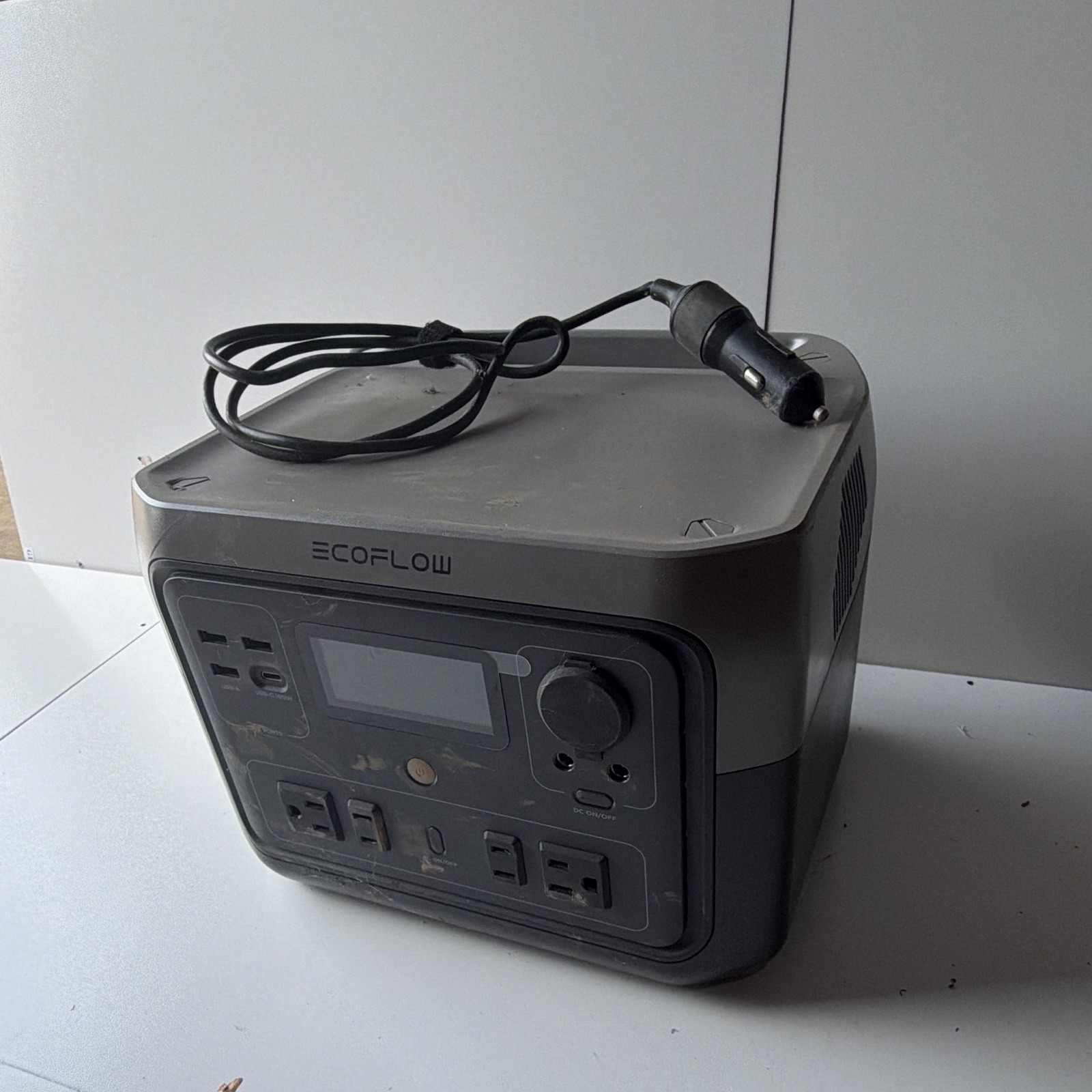 EcoFlow RIVER Portable Power Station Charger/Inverter 151-200W LCD USB Gray
