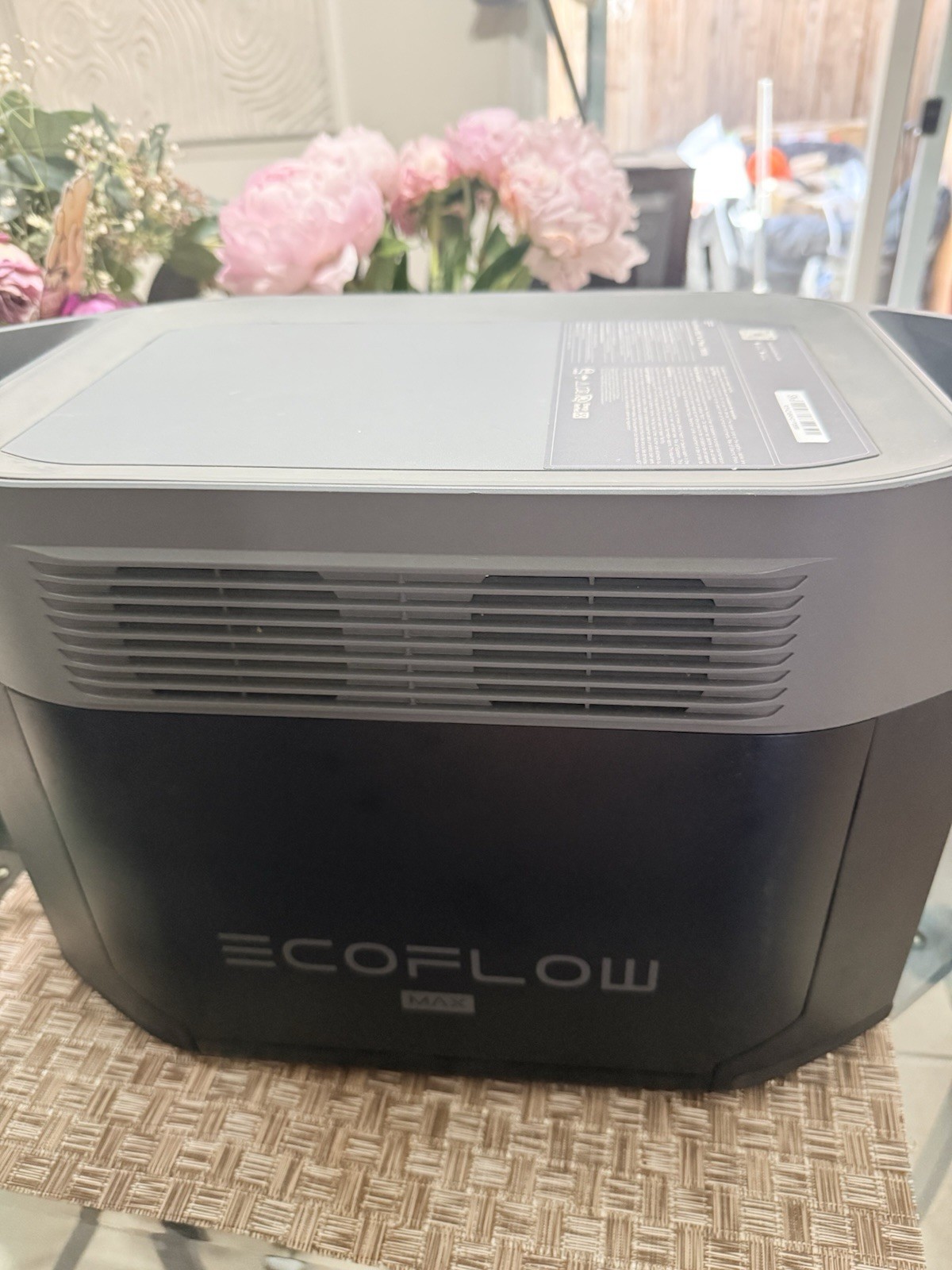 EcoFlow DELTA Max Portable Charger/Inverter 120V 1800-2000W AC/DC LCD