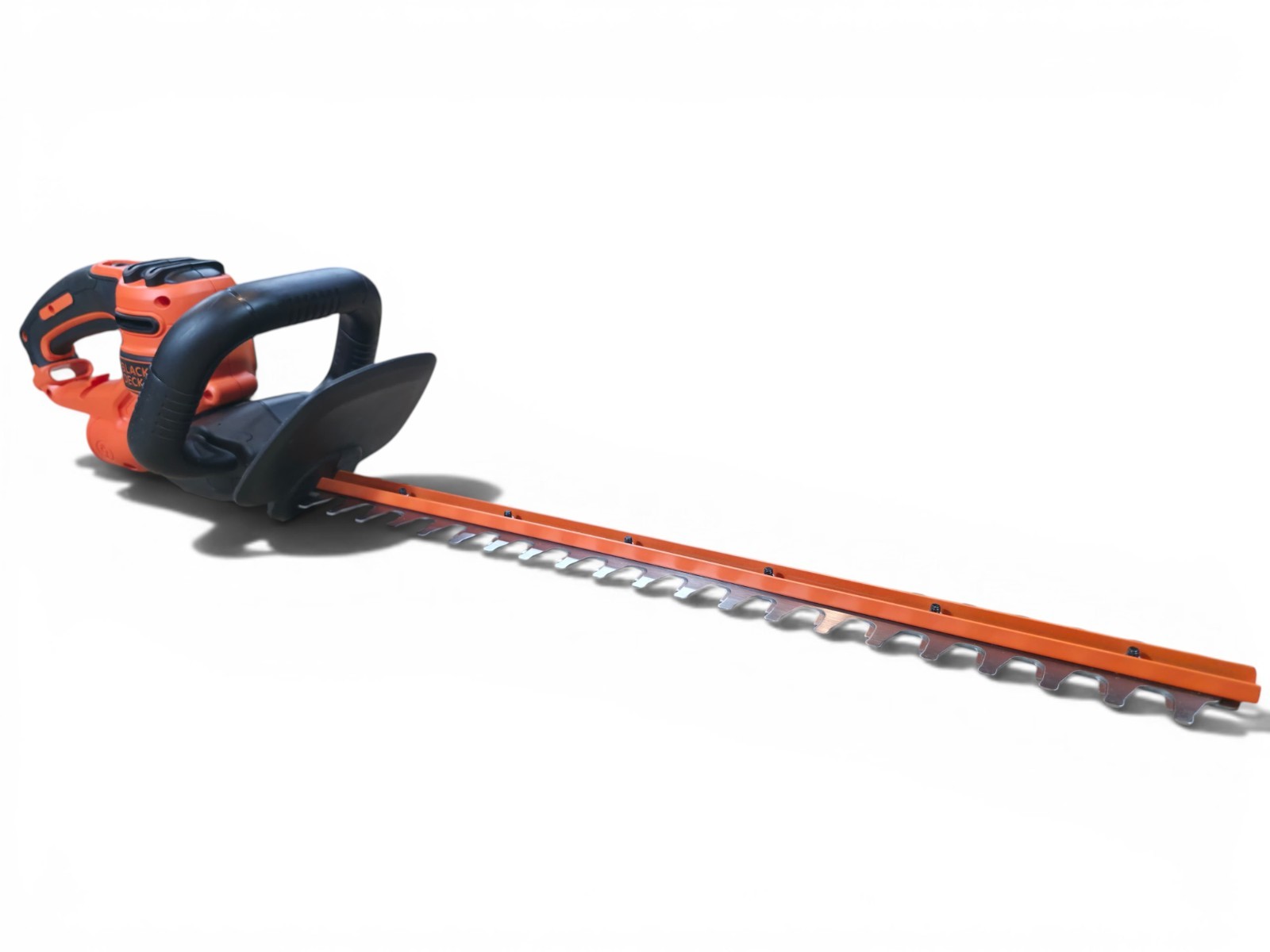 BLACK+DECKER 20 in. 3.8 Amp Corded Dual Action Electric Hedge Trimmer OPEN BOX