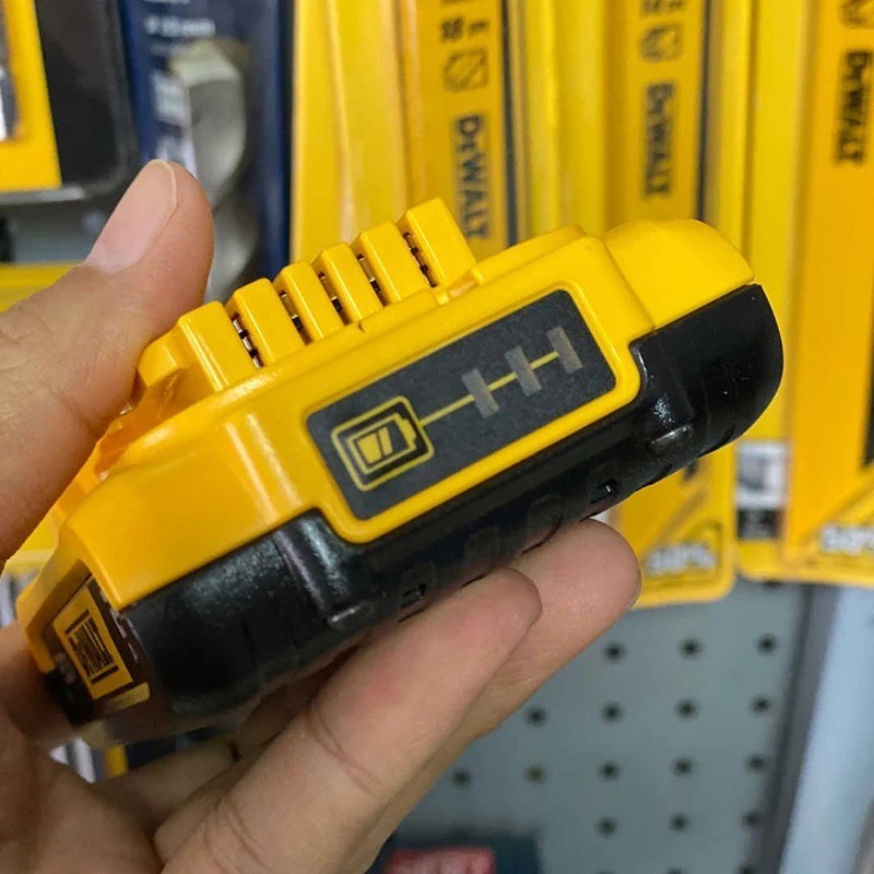 DeWALT 20V MAX 2.0Ah Lithium Ion Battery DCB203 Rechargeable Power Tool OEM