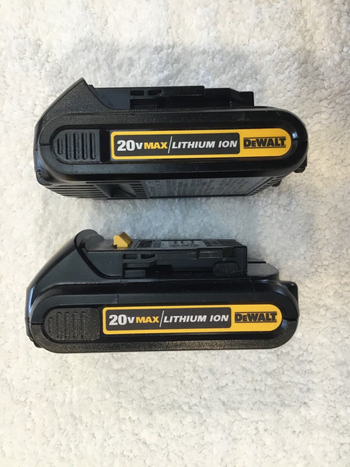 2 New Dewalt DCB201 20V Max Batteries 1.5Ah Lithium Ion Li-Ion Genuine DCB201-2
