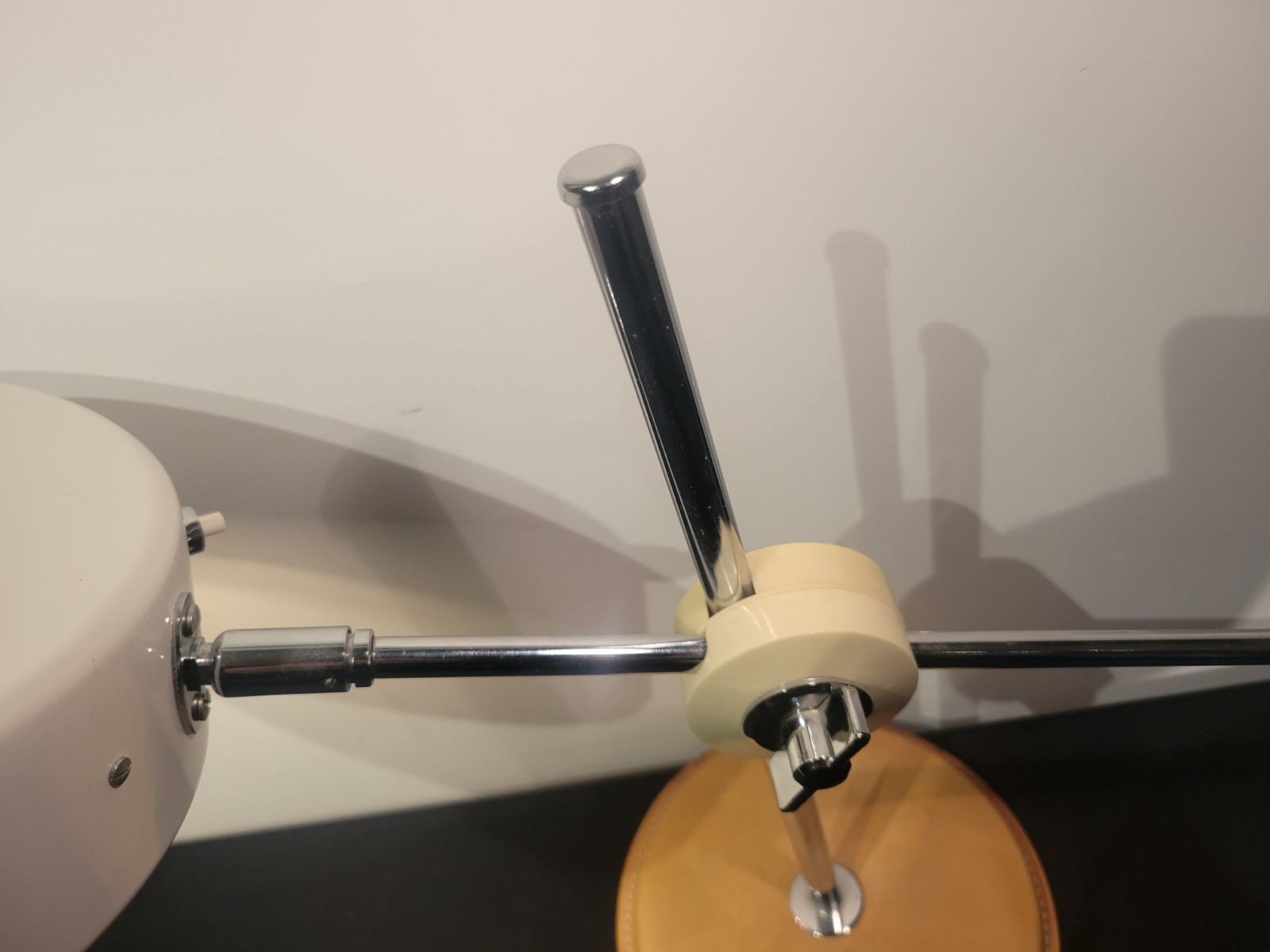 Ateljé Lyktan 1960s lamp Anders Pehrson Simris Olympia Leather Base Metal Shade