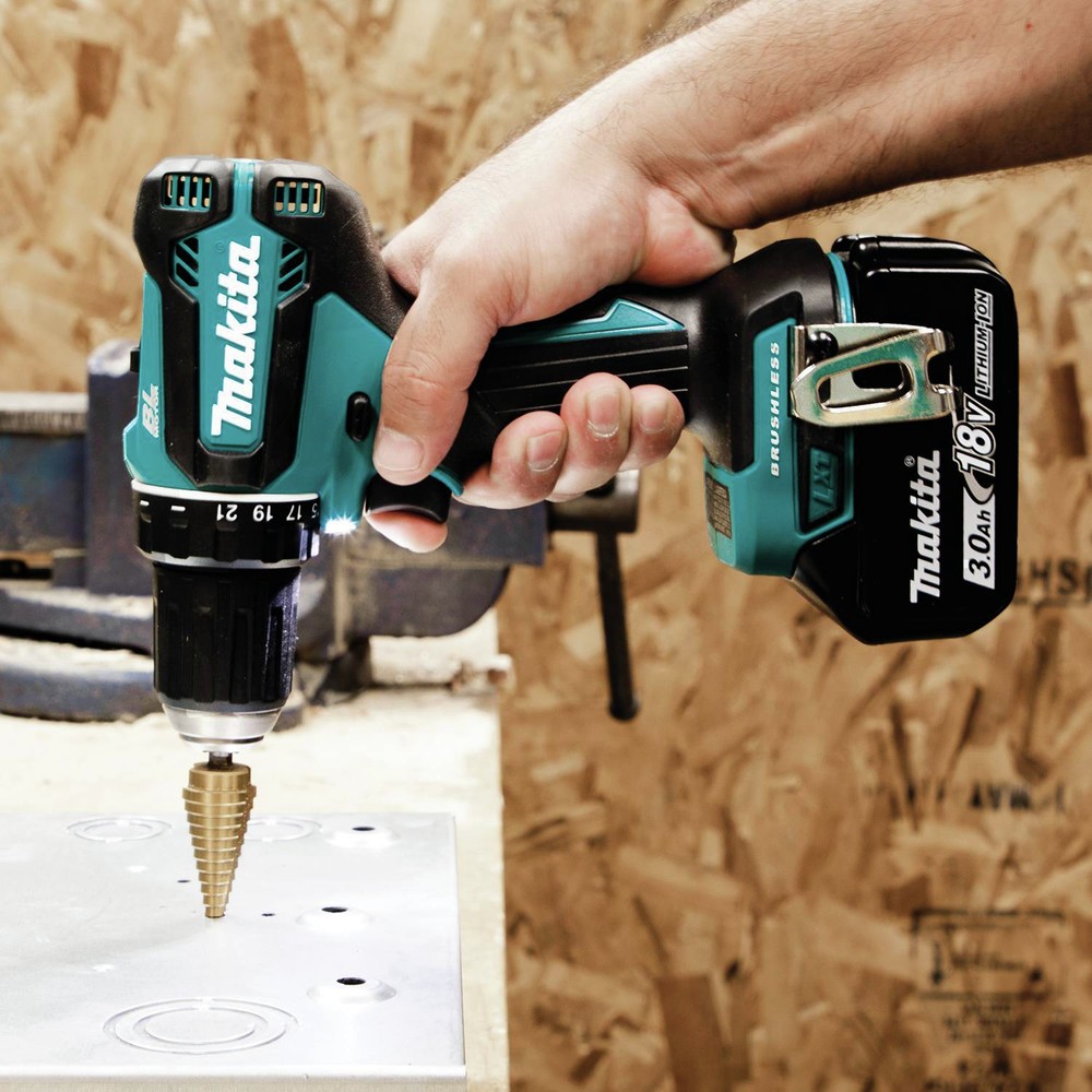Makita XT281S-R 18V LXT HammerDrill/ImpDriver Combo Kit Certified Refurbished