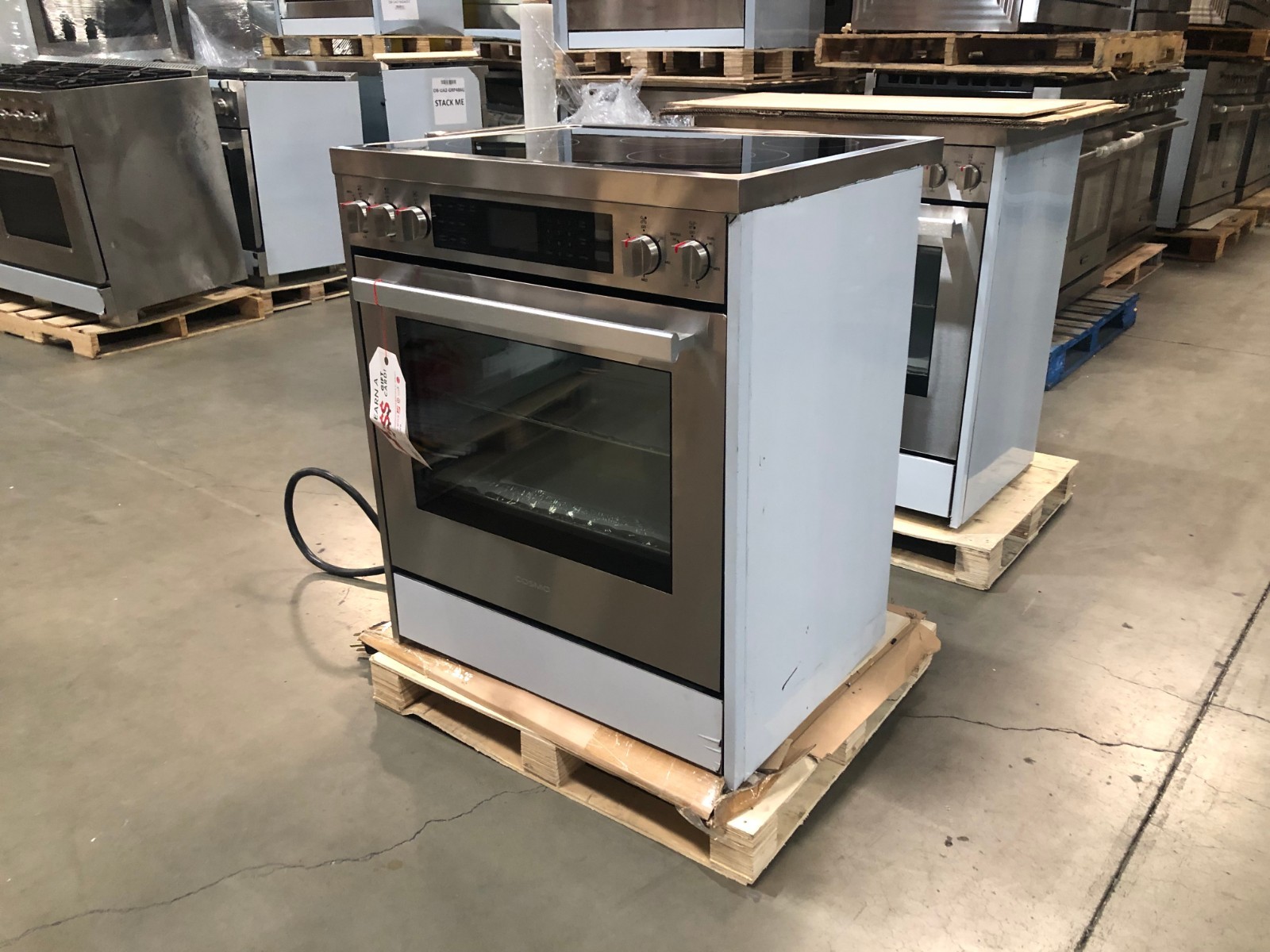 30 in. Electric Range, 5 Surface Burners (OPEN BOX, COSMETIC IMPERFECTIONS)