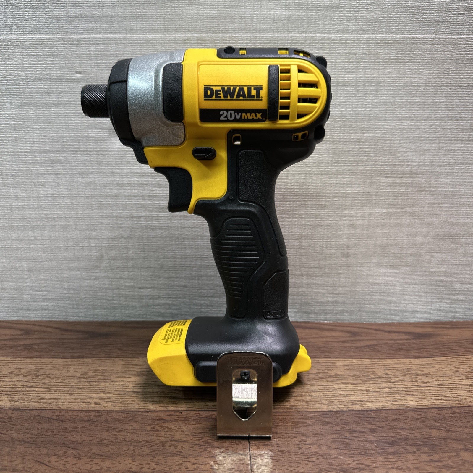 DEWALT DCF885 20V MAX 1/4″ Cordless Impact Driver Tool Only New