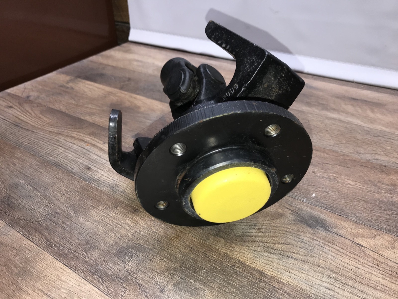 John Deere AWS X304 X324 AM136075 & AM134301 LH Rear Axle Hub & Universal Joint